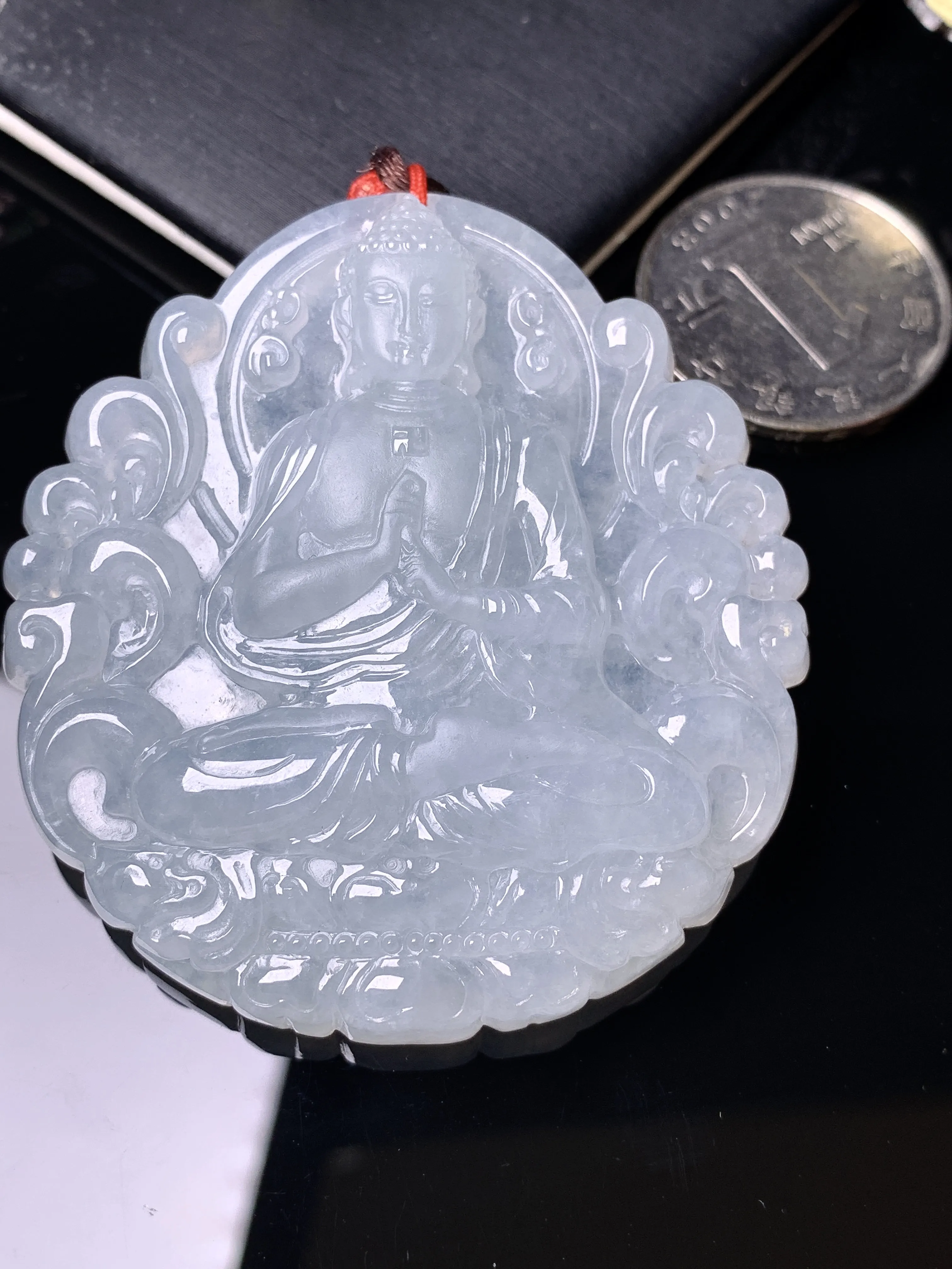 大日如来佛祖吊坠 玉质细腻 色泽清新艳丽 整体尺寸57.3*53.5*8.8