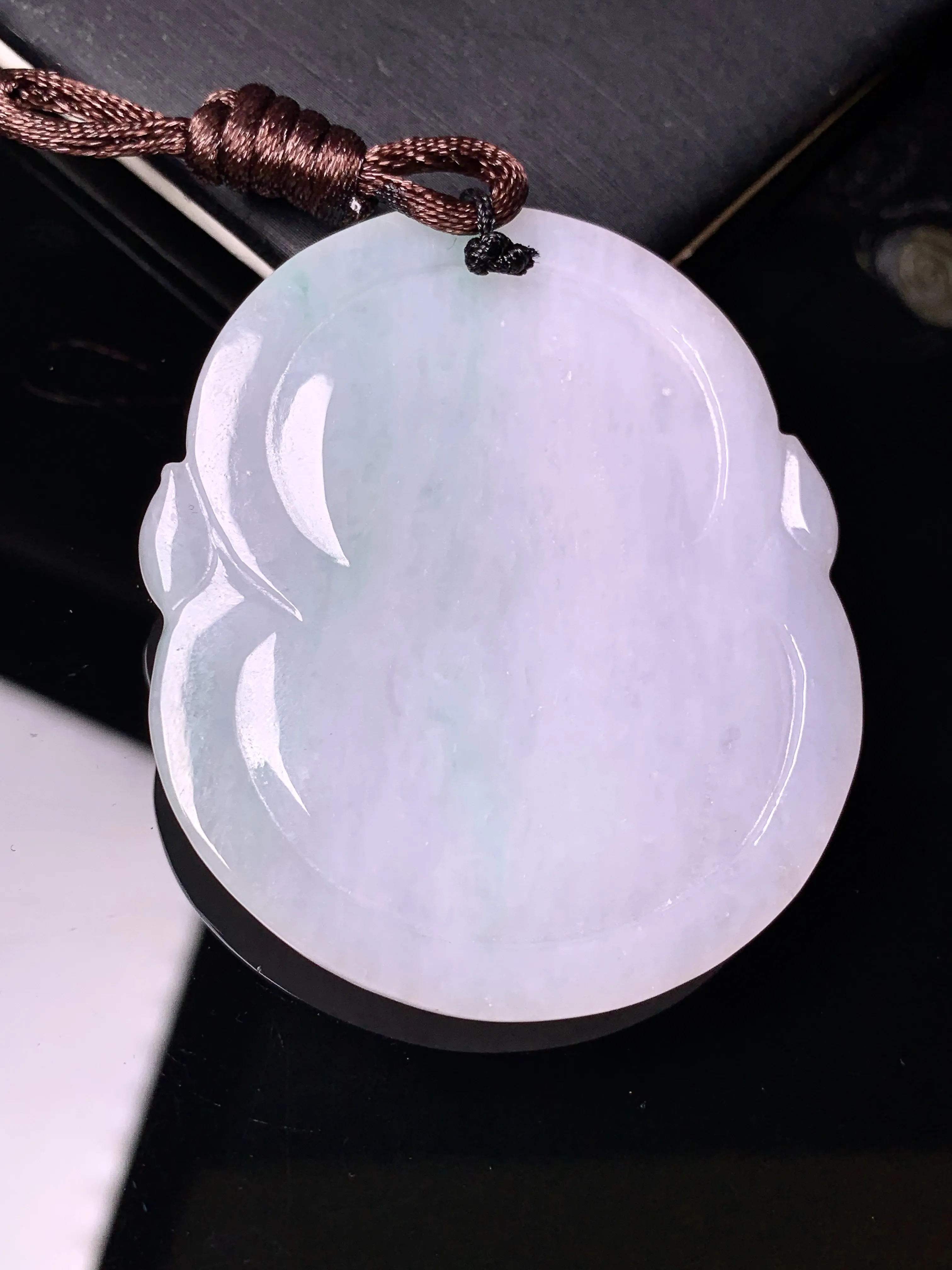 飘绿龙龟牌吊坠 玉质细腻 色泽清新艳丽 整体尺寸49.2*42.2*6.2