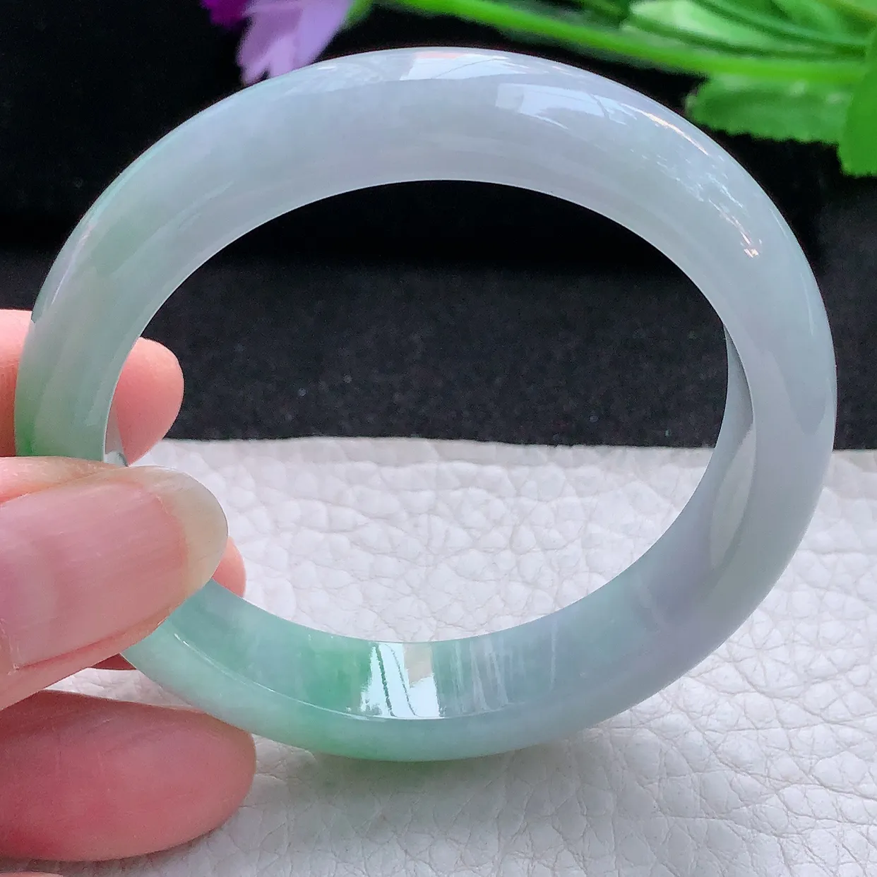 yh小圈口52.3*12*7.6平安镯 天然翡翠A货飘绿玉手镯清秀宽边玉手环