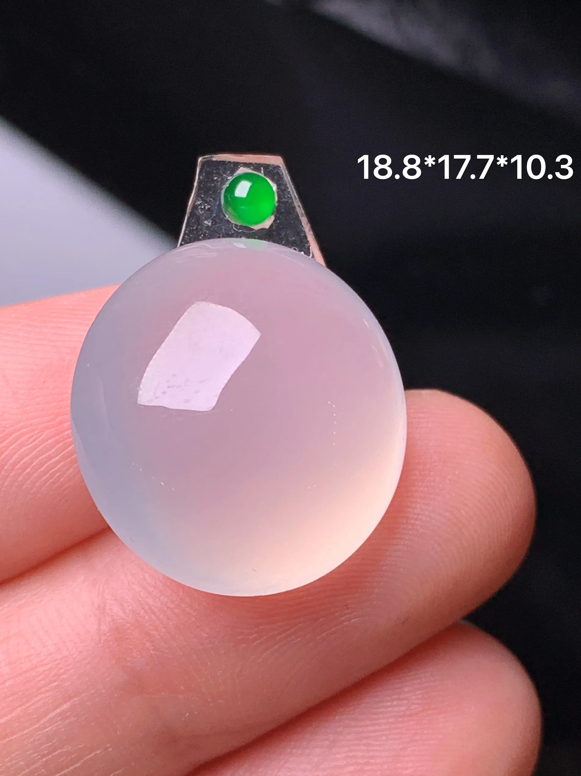 镶嵌款 冰种蛋面吊坠 玉质细腻 色泽清新艳丽 整体尺寸18.8*17.7*10.3