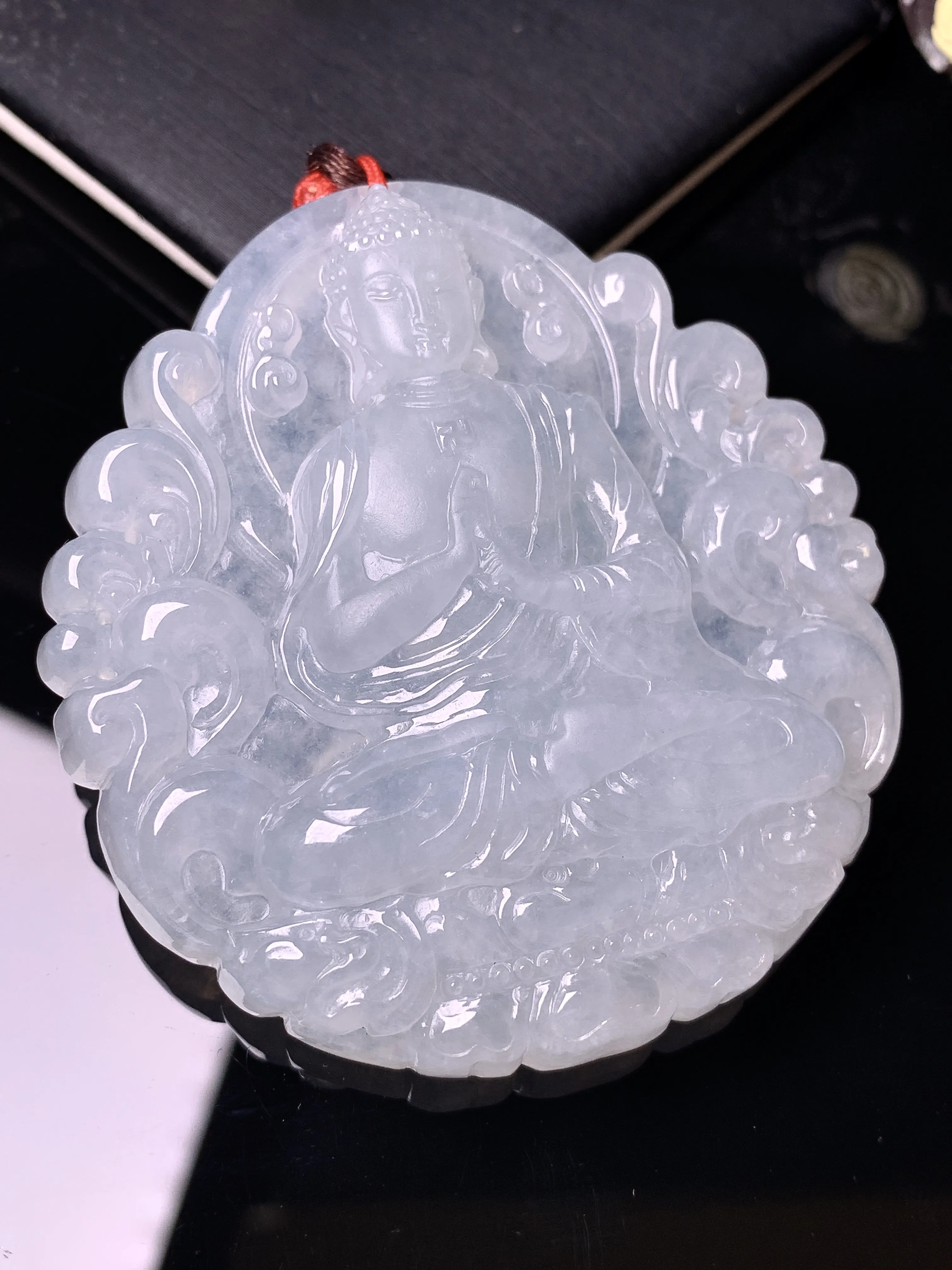 大日如来佛祖吊坠 玉质细腻 色泽清新艳丽 整体尺寸57.3*53.5*8.8