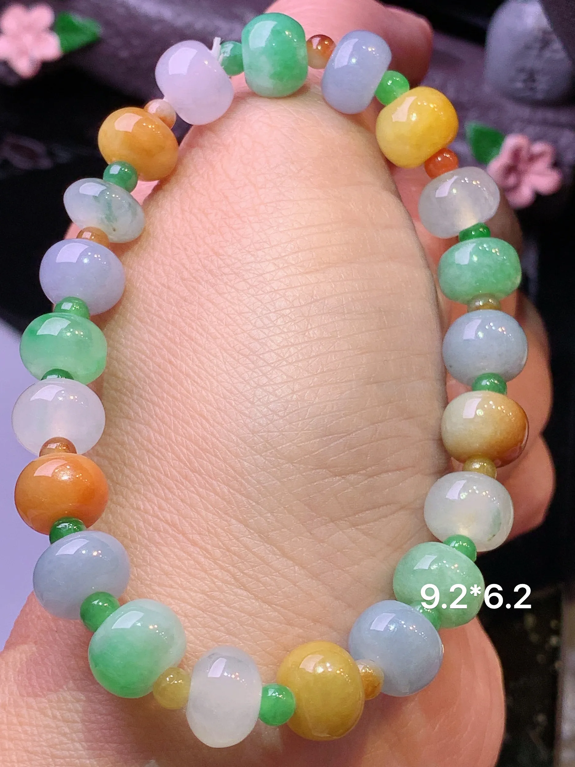 多彩算盘珠手链 玉质细腻 色泽清新艳丽 整体尺寸9.2*6.2