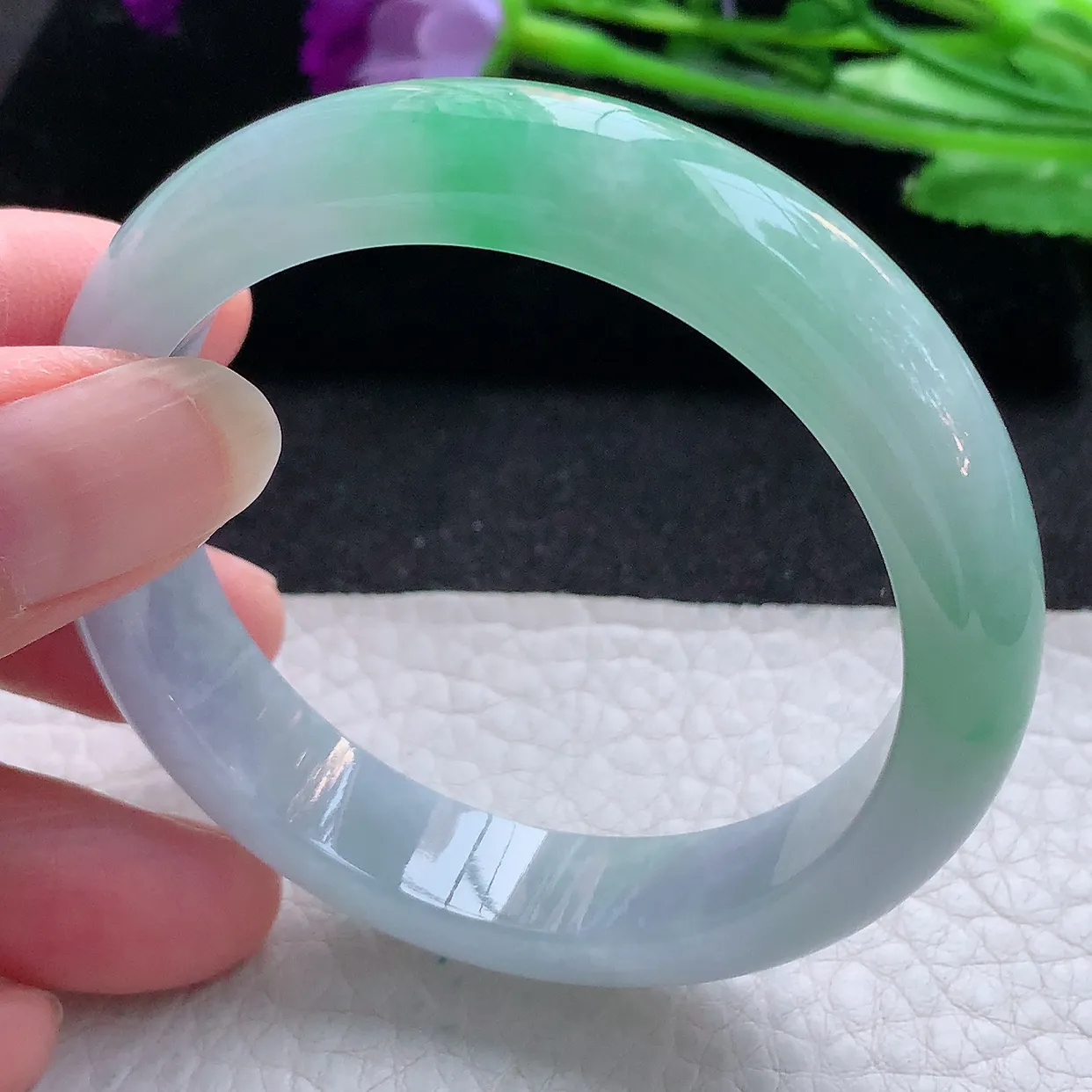 yh小圈口52.3*12*7.6平安镯 天然翡翠A货飘绿玉手镯清秀宽边玉手环