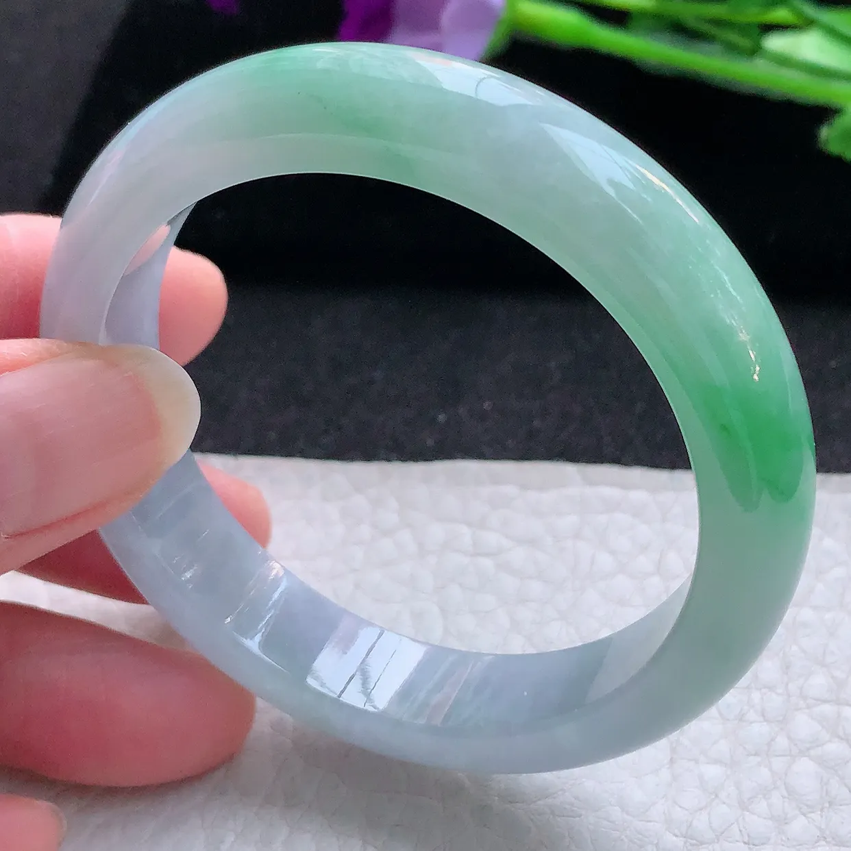 yh小圈口52.3*12*7.6平安镯 天然翡翠A货飘绿玉手镯清秀宽边玉手环