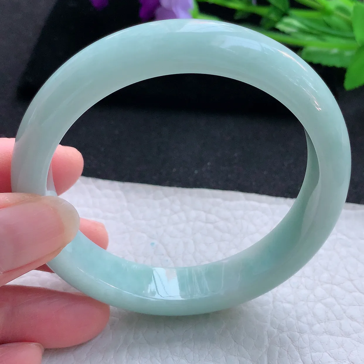 nr自然光59.3*13.5*8.3平安镯 天然翡翠A货玉手镯浅绿宽边玉手环