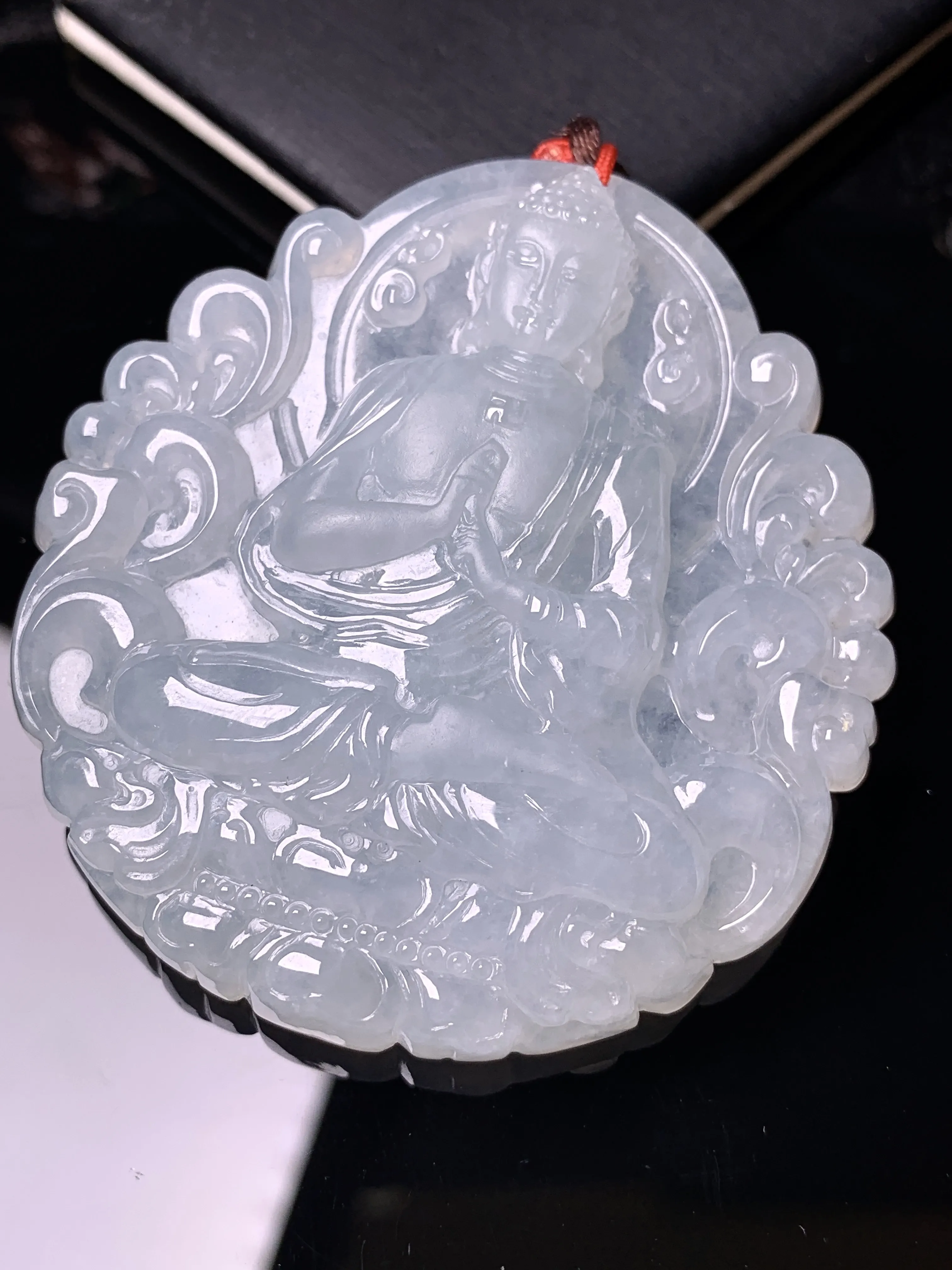 大日如来佛祖吊坠 玉质细腻 色泽清新艳丽 整体尺寸57.3*53.5*8.8