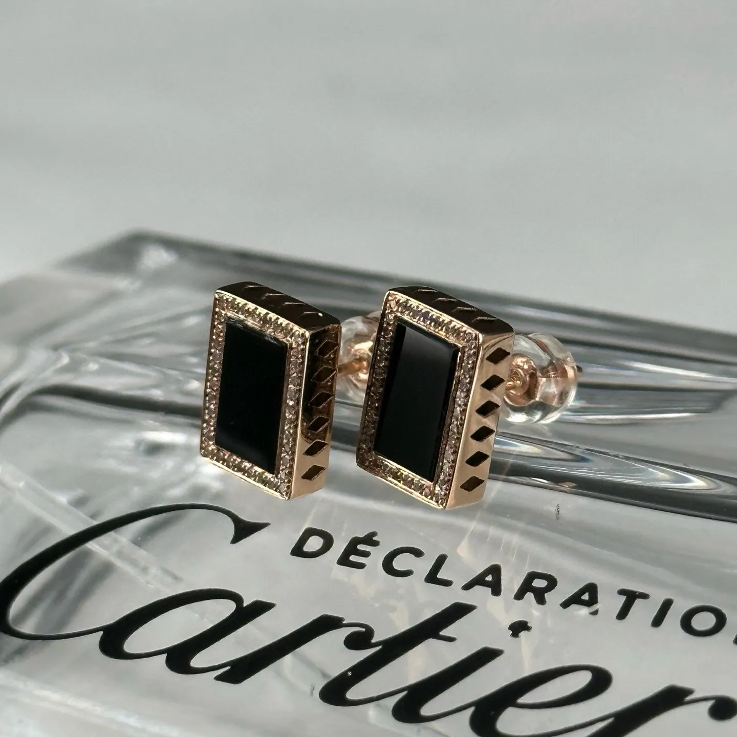 精品18k墨翠满钻耳钉 种好色正 黑度极好 打灯通透 油性十足 尺寸10.8