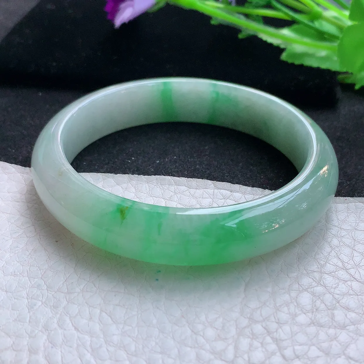 ll自然光59*13.3*8平安镯 天然翡翠A货玉手镯飘绿宽边玉手环