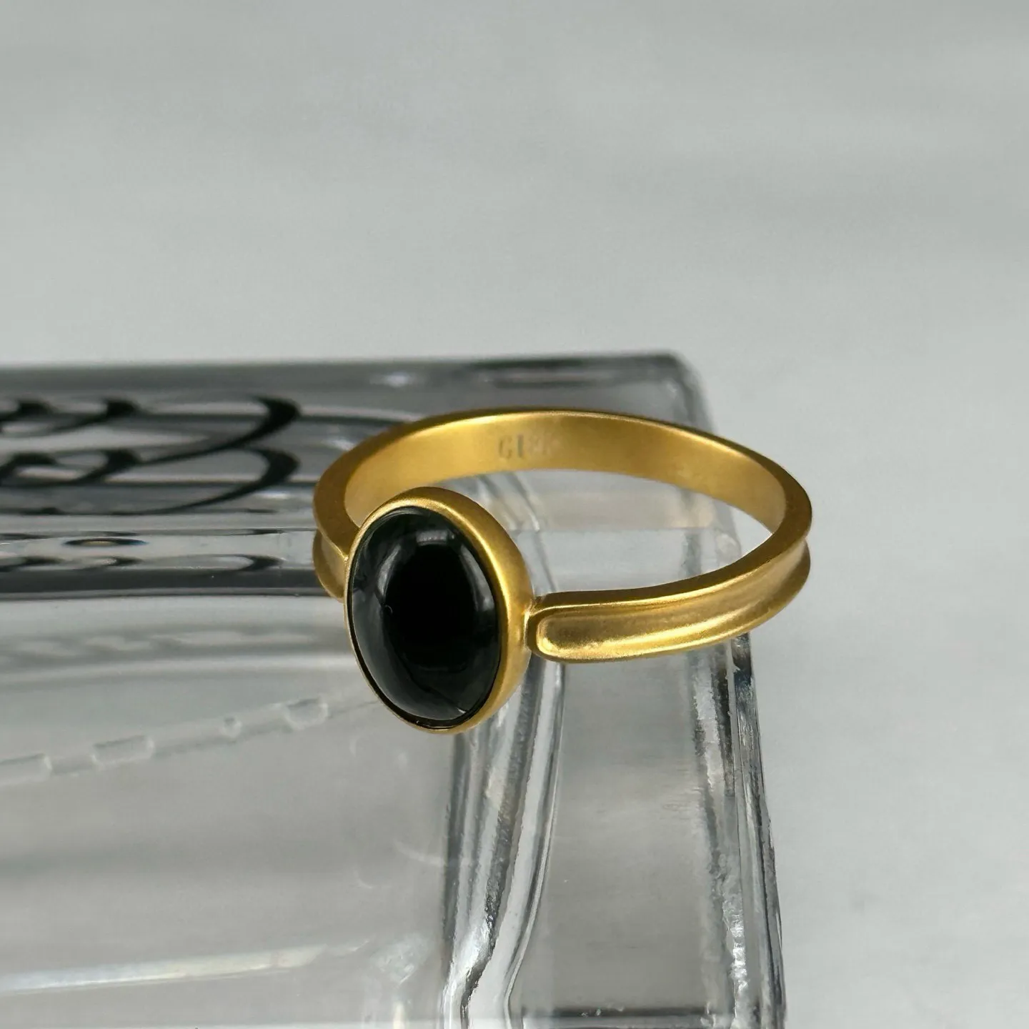 精品18k墨翠素圈戒指 种好色正 重金豪镶 打灯通透 油性十足 尺寸10.9