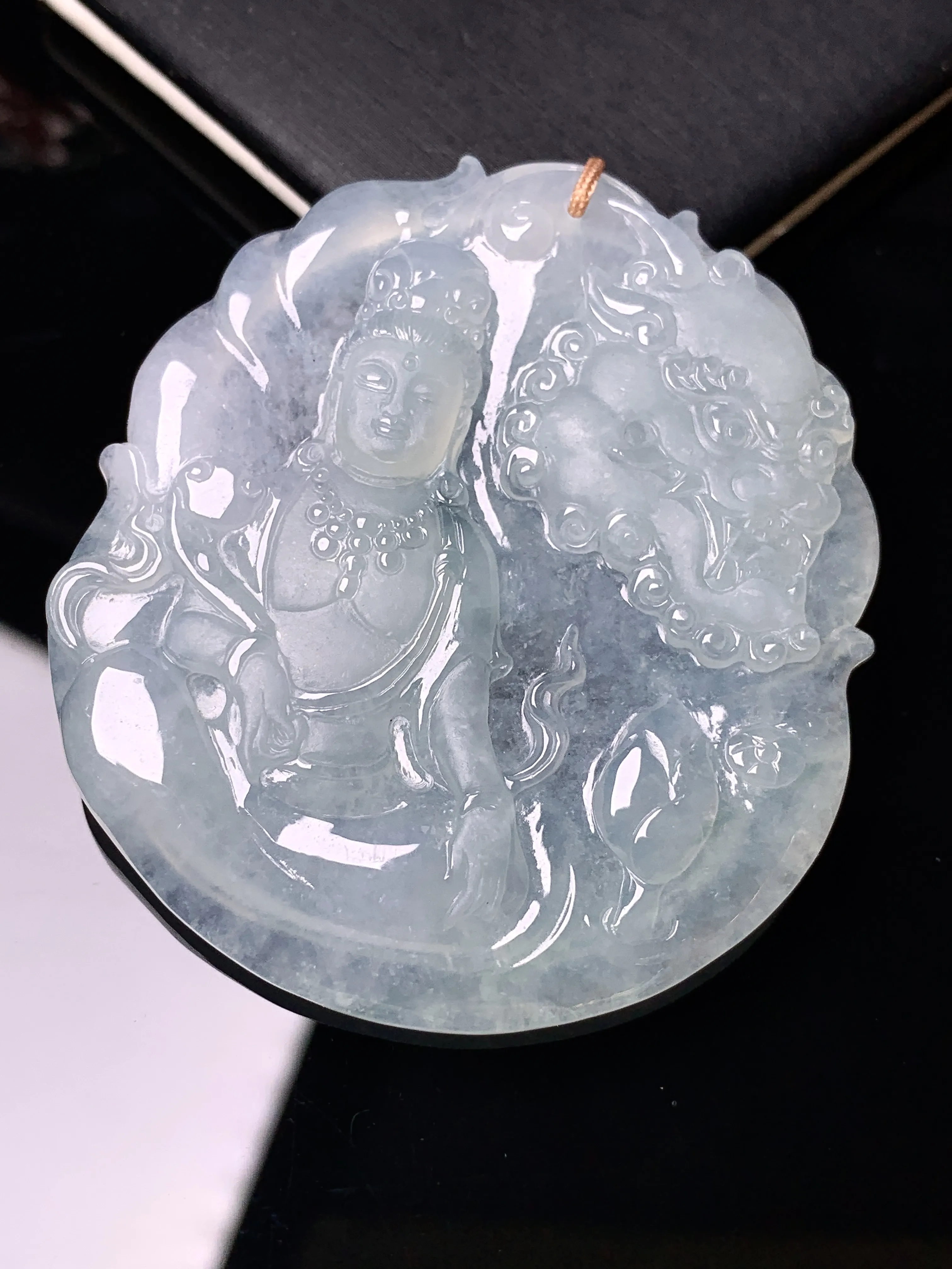 冰种文殊观音菩萨吊坠 玉质细腻 色泽清新艳丽 整体尺寸51.3*45.2*5