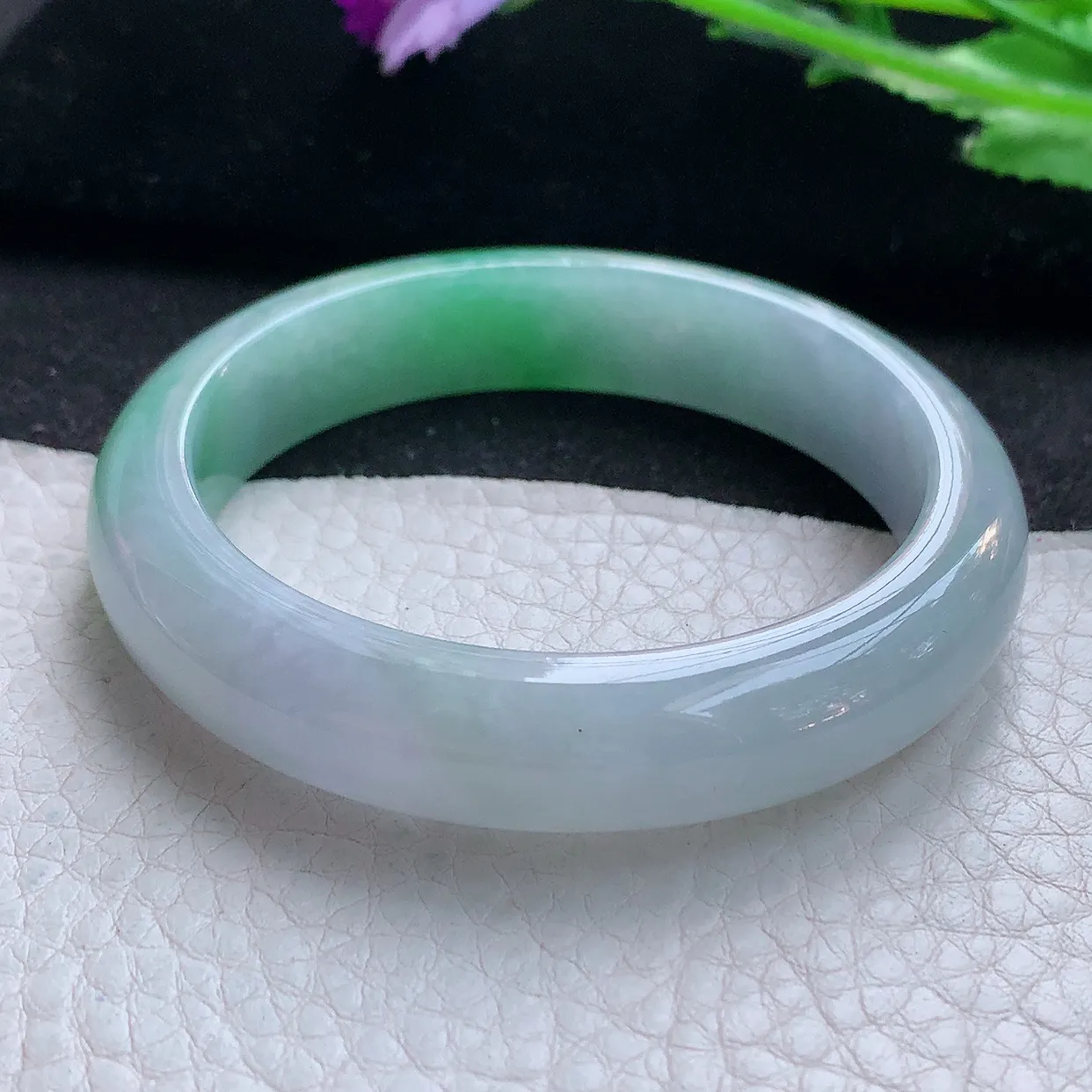 yh小圈口52.3*12*7.6平安镯 天然翡翠A货飘绿玉手镯清秀宽边玉手环