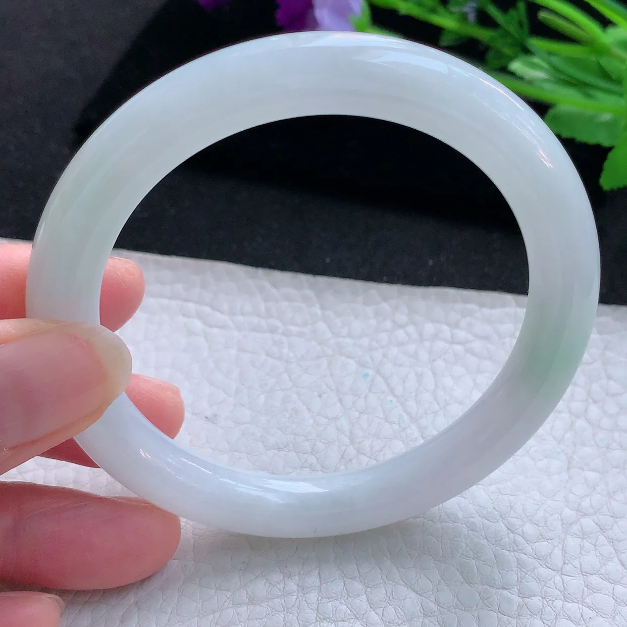 nr自然光59*9*9.3美人镯 天然翡翠A货玉手镯清爽圆条玉手环 叮当镯