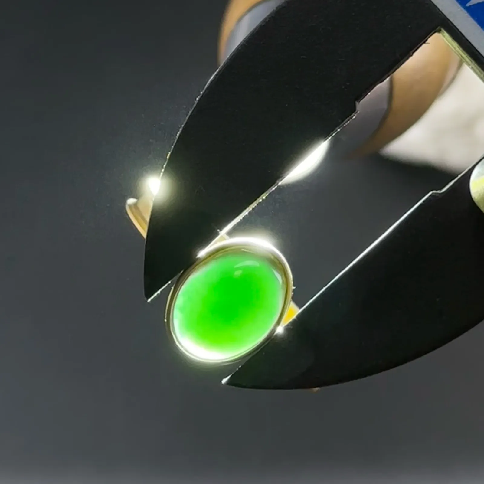 精品18k墨翠素圈戒指 种好色正 重金豪镶 打灯通透 油性十足 尺寸10.9