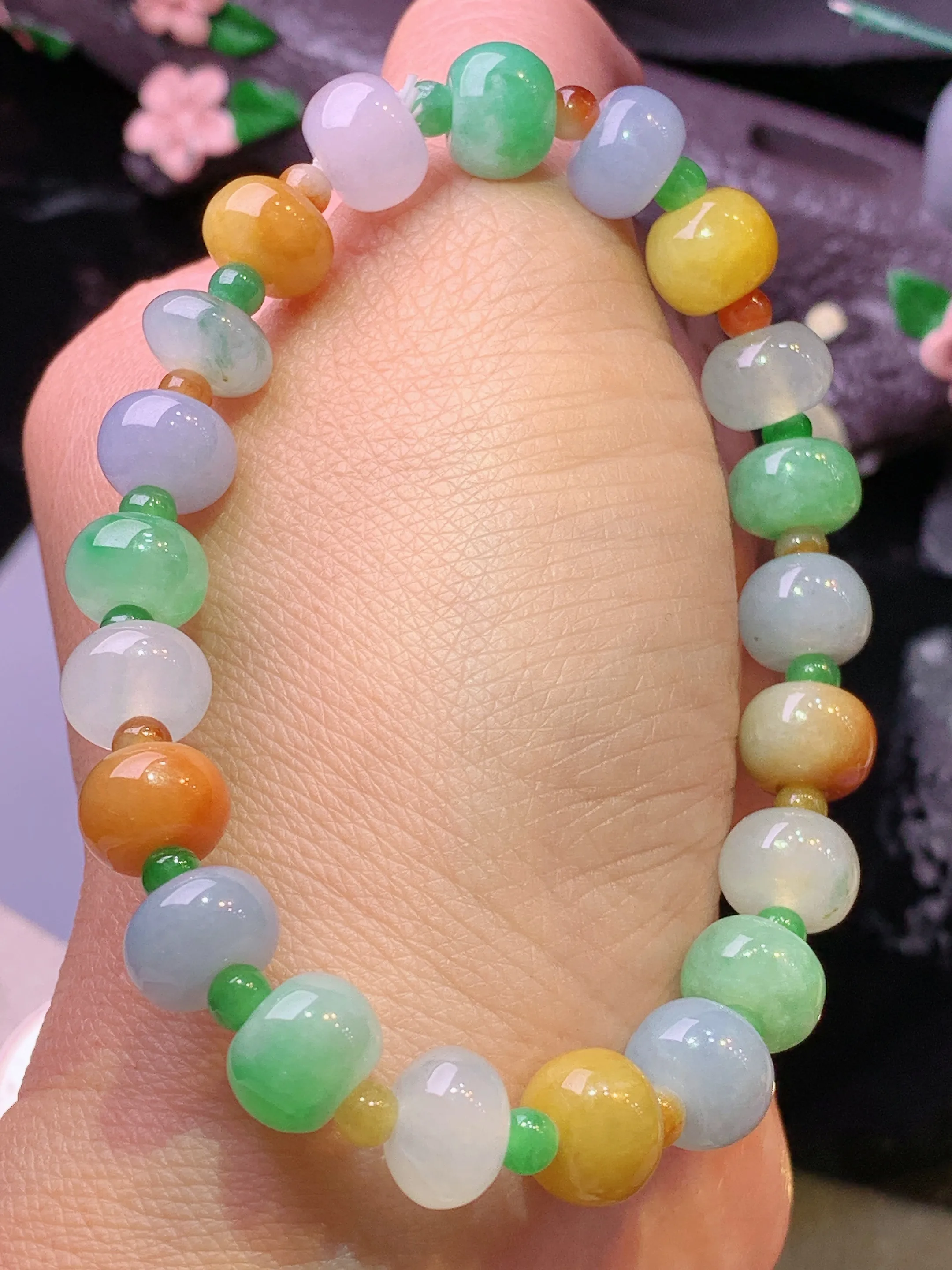 多彩算盘珠手链 玉质细腻 色泽清新艳丽 整体尺寸9.2*6.2