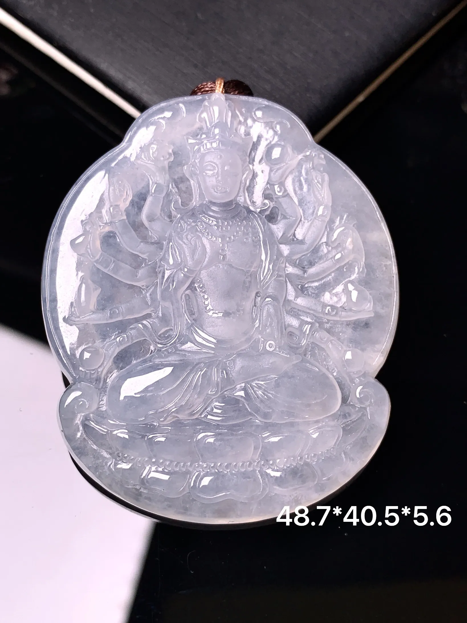冰种千手观音菩萨吊坠 玉质细腻 色泽清新艳丽 整体尺寸48.7*40.5*5.6