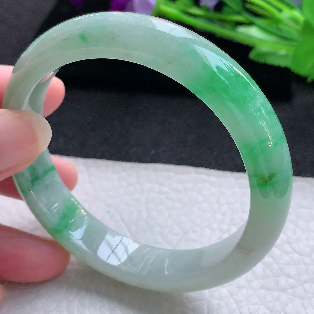 ll自然光59*13.3*8平安镯 天然翡翠A货玉手镯飘绿宽边玉手环