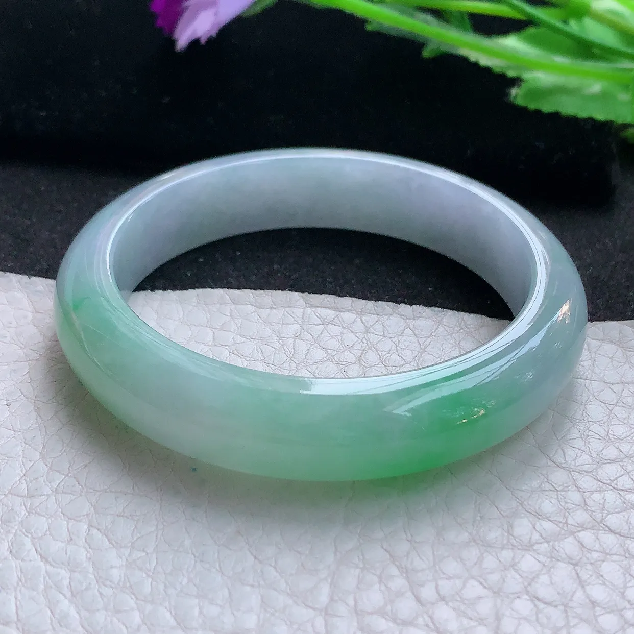 yh小圈口52.3*12*7.6平安镯 天然翡翠A货飘绿玉手镯清秀宽边玉手环