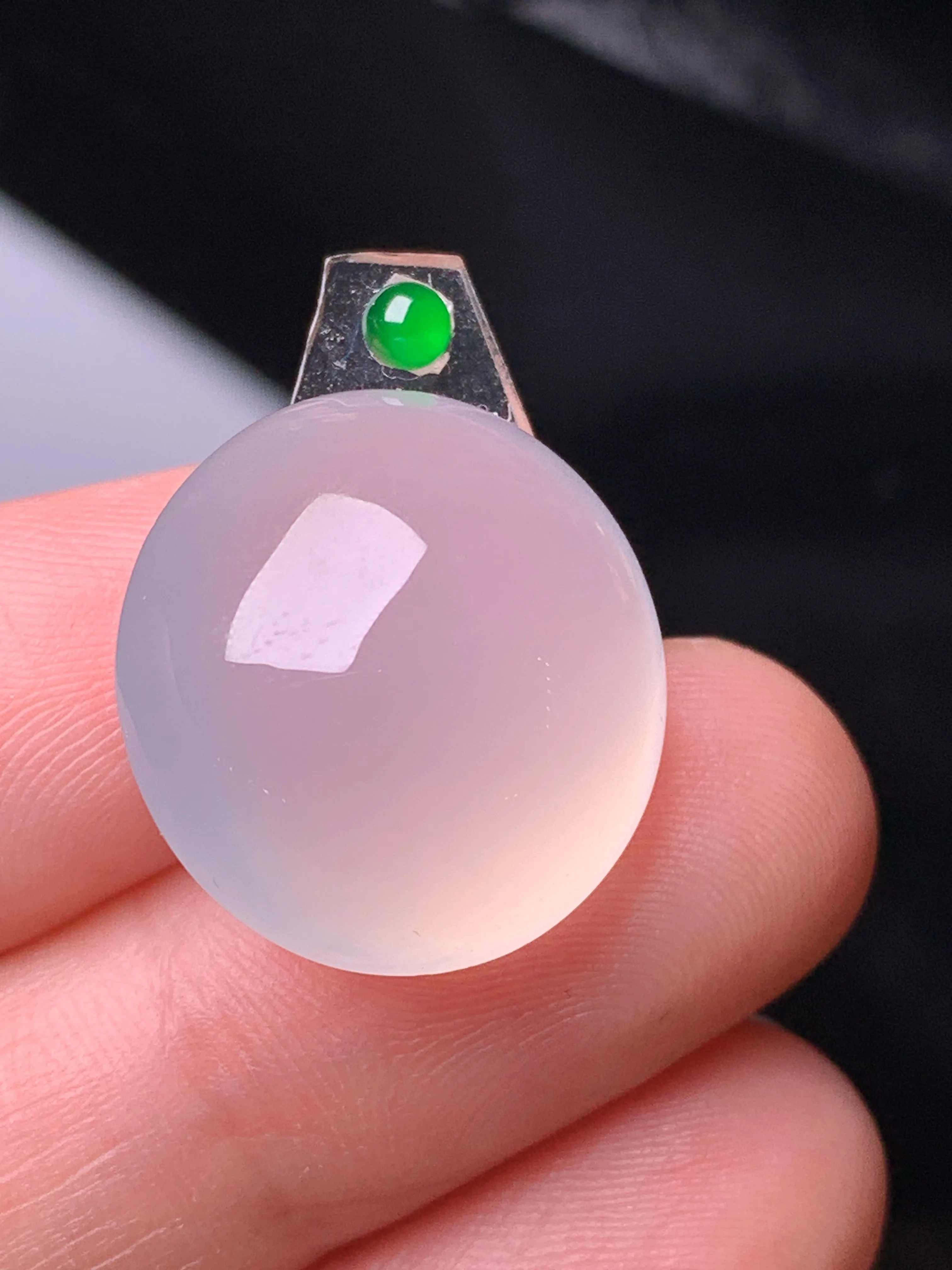 镶嵌款 冰种蛋面吊坠 玉质细腻 色泽清新艳丽 整体尺寸18.8*17.7*10.3