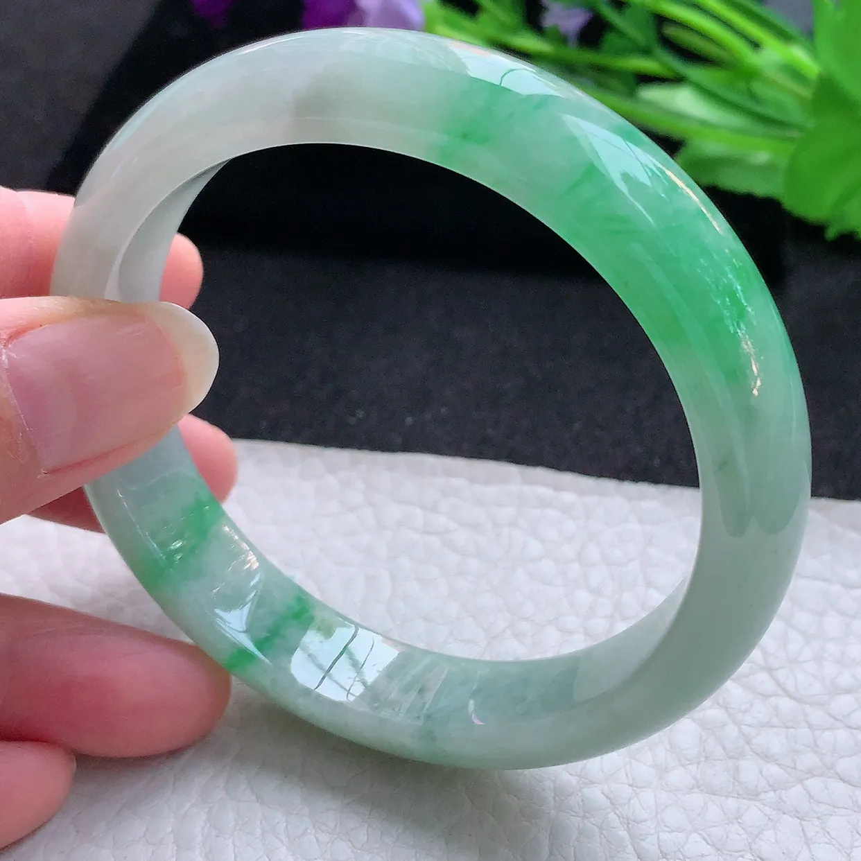 ll自然光59*13.3*8平安镯 天然翡翠A货玉手镯飘绿宽边玉手环