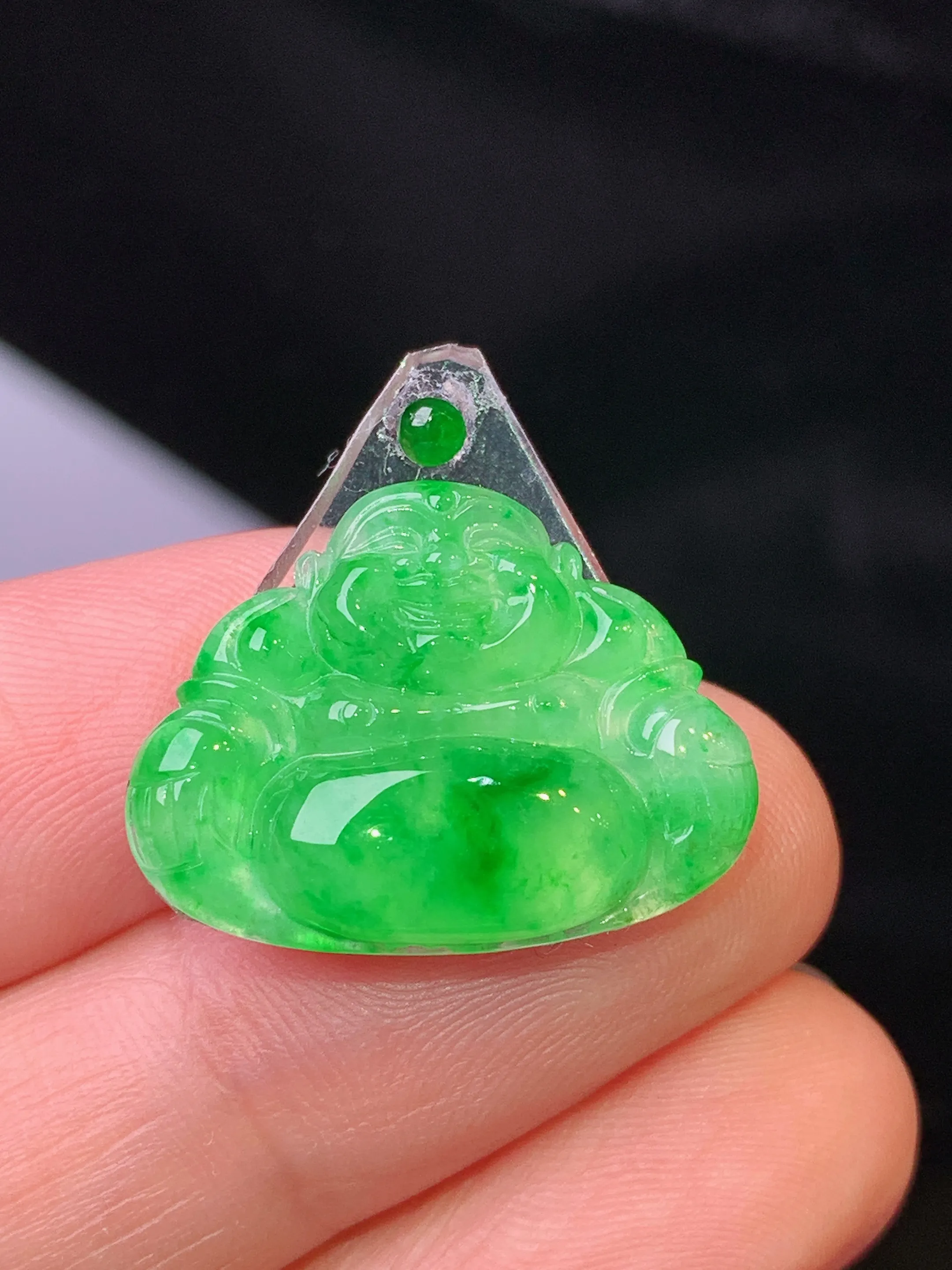 镶嵌款 翠绿佛公吊坠 玉质细腻 色泽清新艳丽 整体尺寸16.6*22.2*4.5