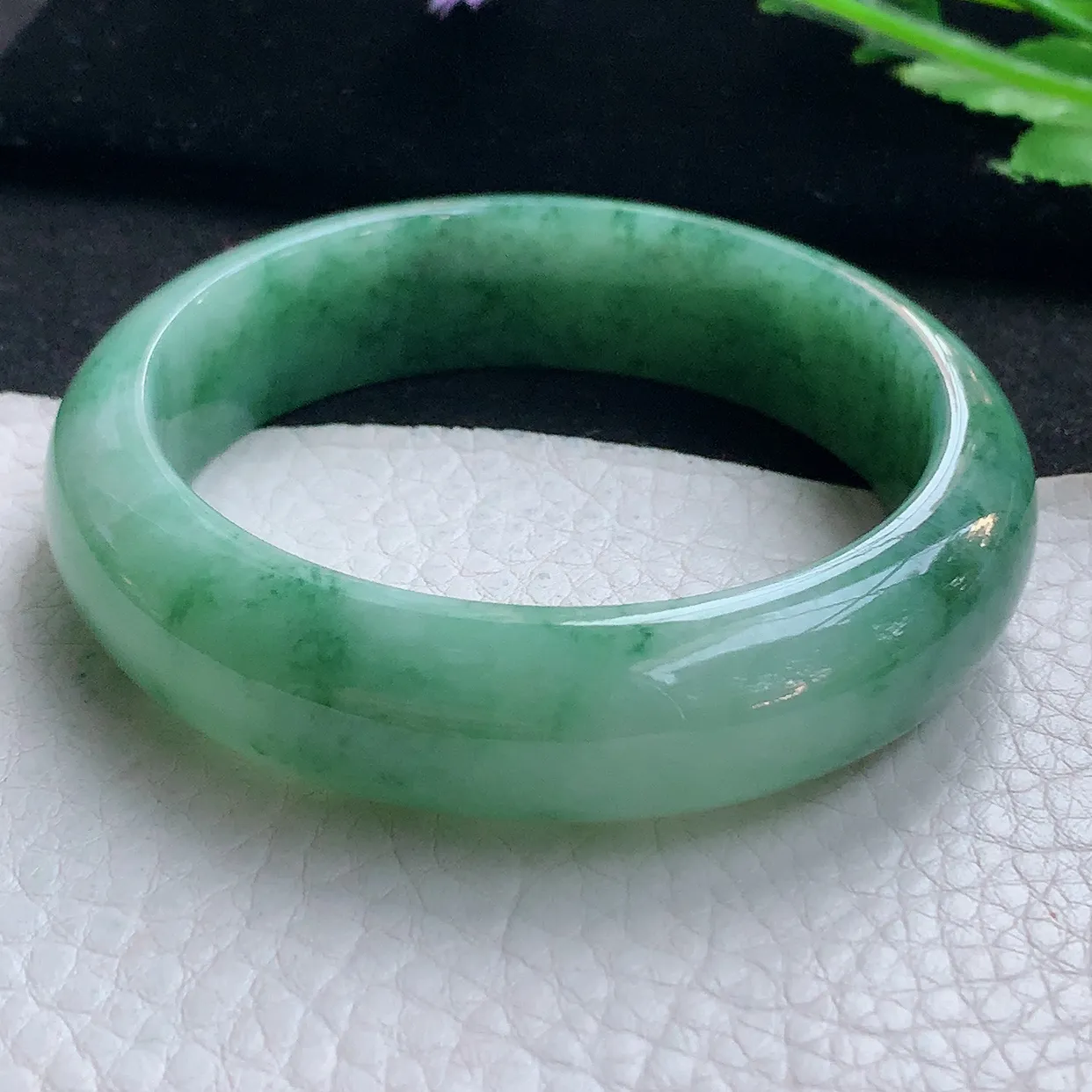 hy自然光57*15.6*8.3平安镯 缅甸翡翠A货玉手镯辣绿胶感 宽边玉手环