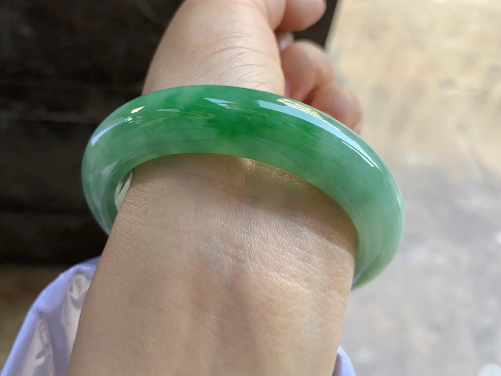 55-12.9-9.5mm
带色手镯 底子细腻 颜色漂亮