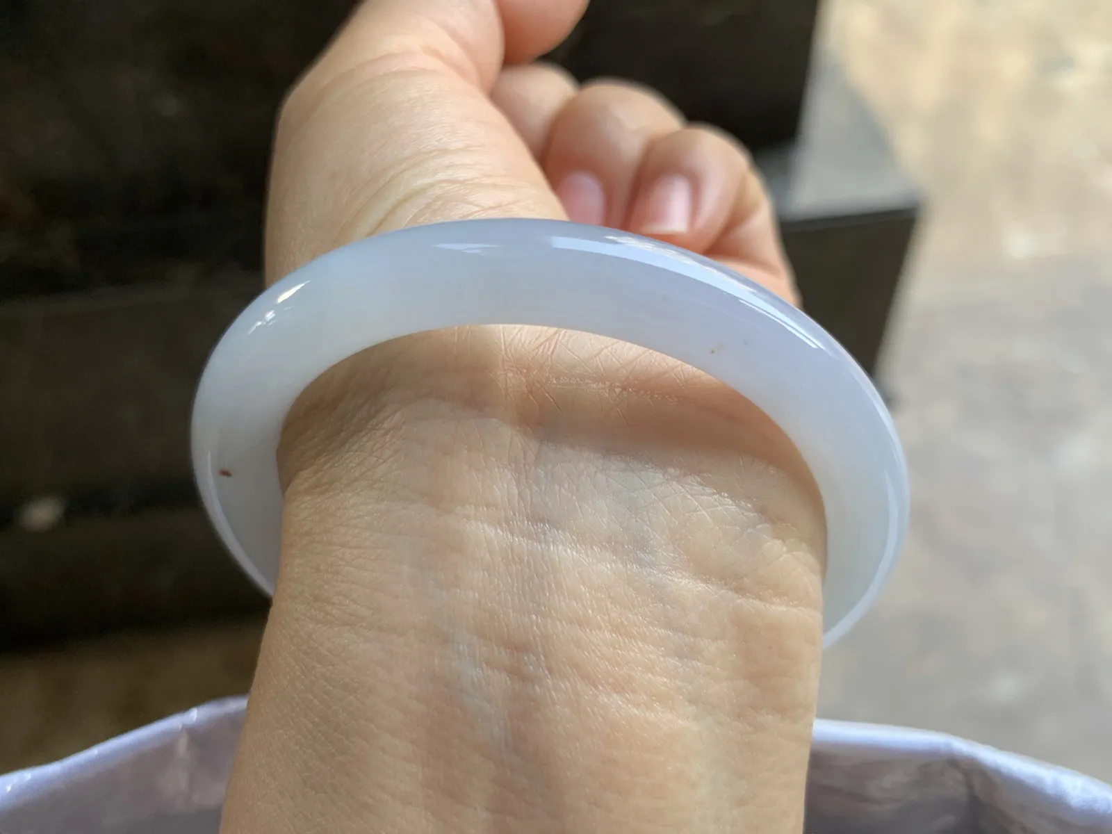 54-8.6mm
细糯种圆条手镯 底子细腻 水润