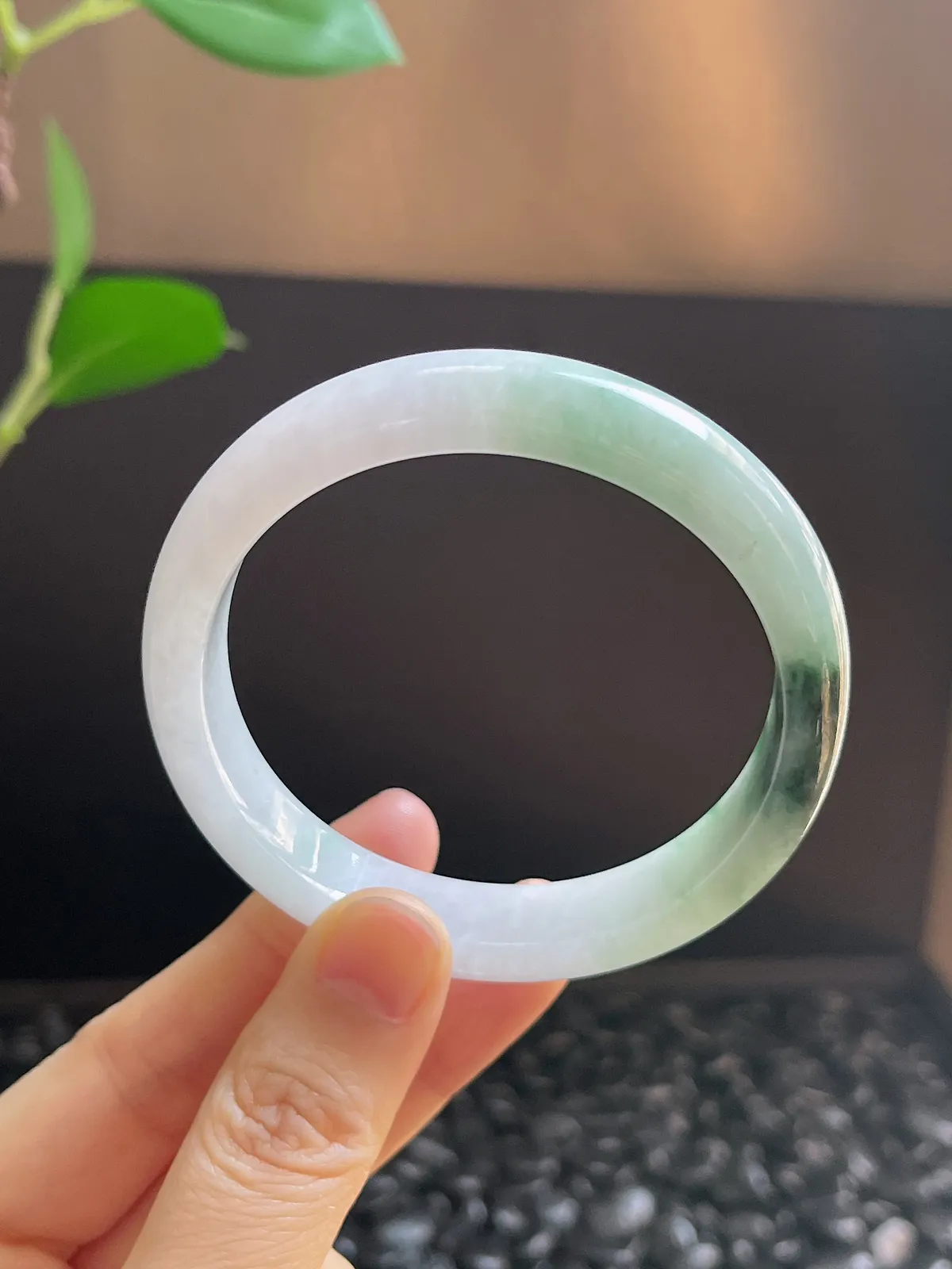 正圈54.6圈口，翡翠糯化种飘花手镯