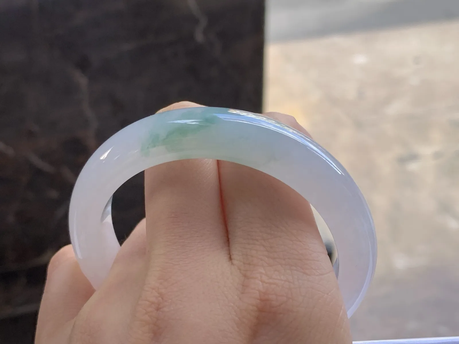 56.5-12.5-8.6

糯种飘花手镯^_^
种好水润