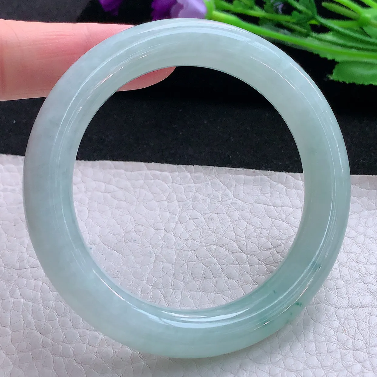 ee自然光56*11*10.7美人镯 缅甸翡翠A货玉手镯飘花水润圆条玉手环