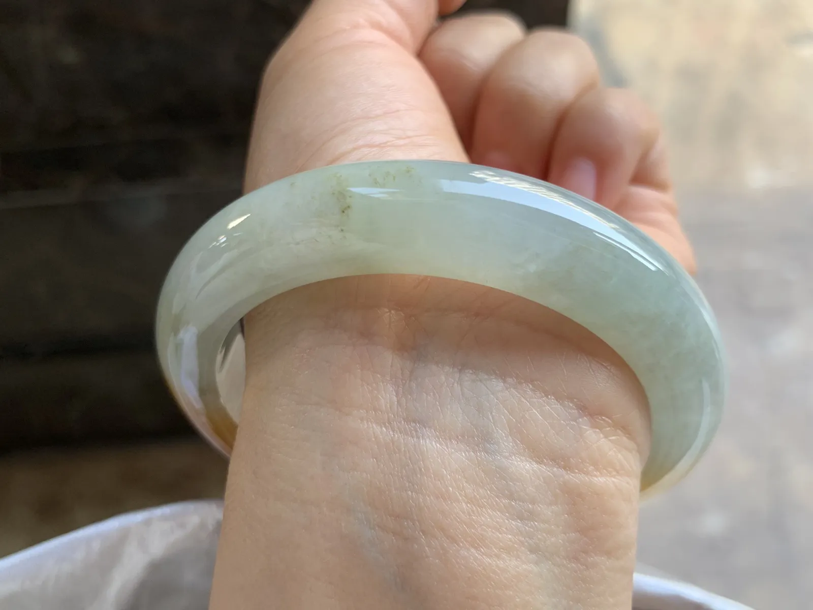 58-12.6-9.5mm
黄翡手镯 底子细腻 颜色艳丽