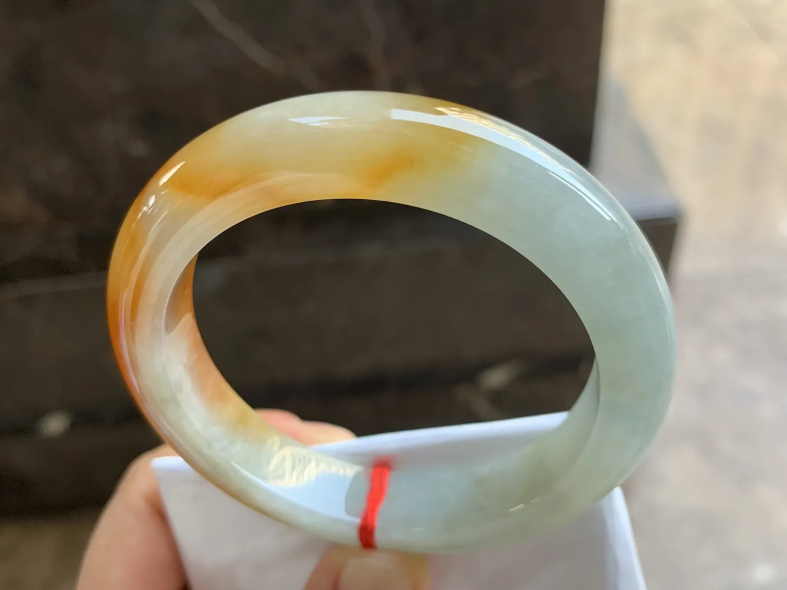 58-12.6-9.5mm
黄翡手镯 底子细腻 颜色艳丽