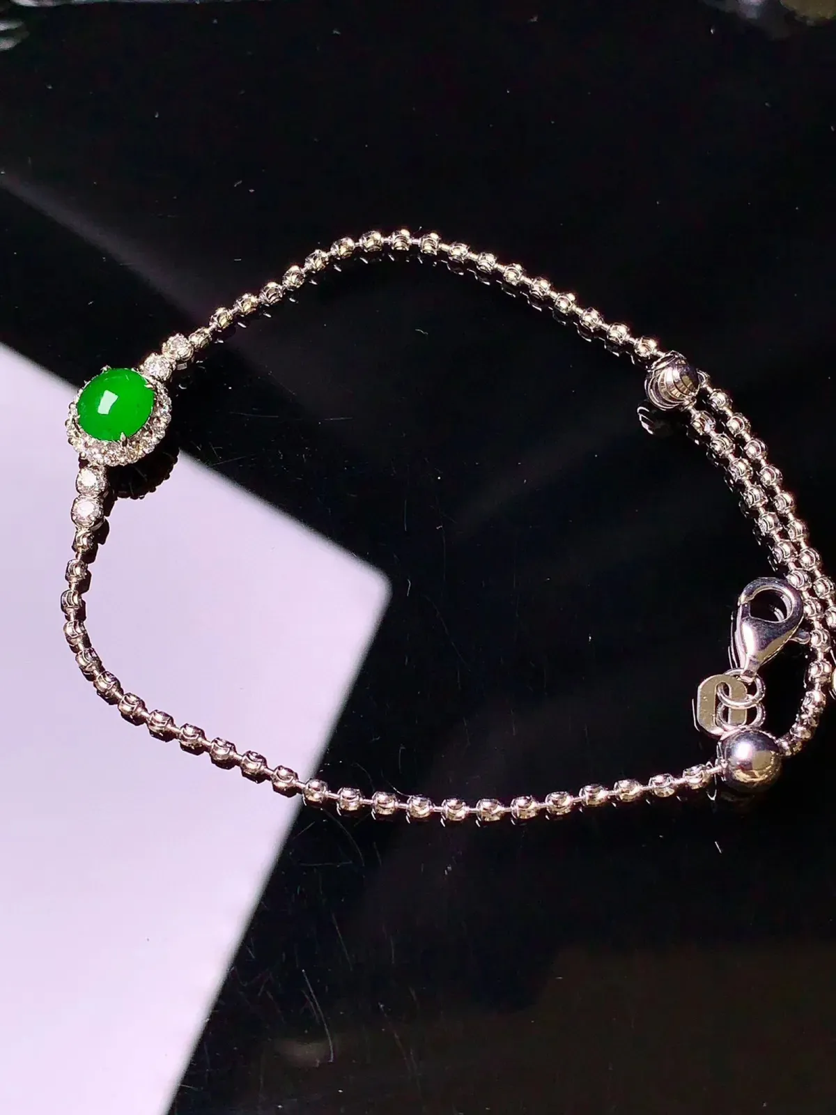 18k金钻镶嵌满绿蛋面手链 玉质细腻 色泽清新艳丽 裸石尺寸6*5.2*3