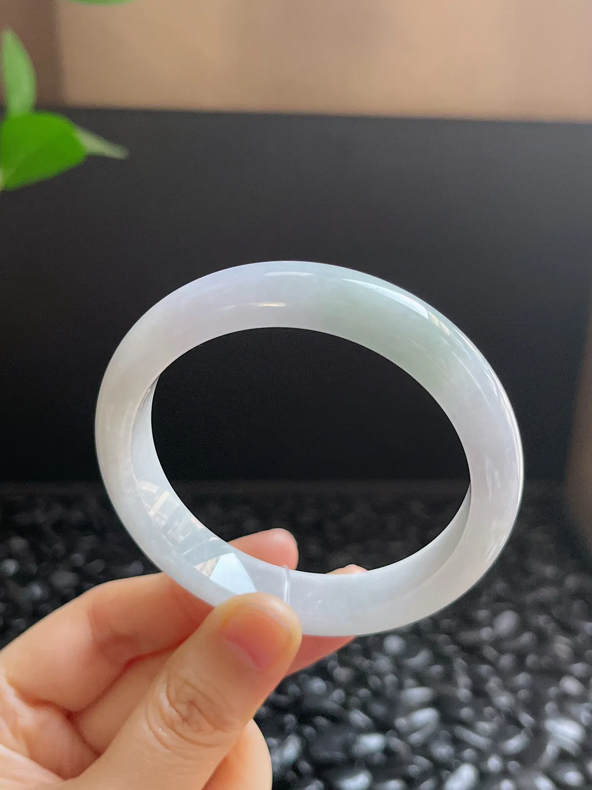 正圈54.4圈口，翡翠糯化种白色手镯