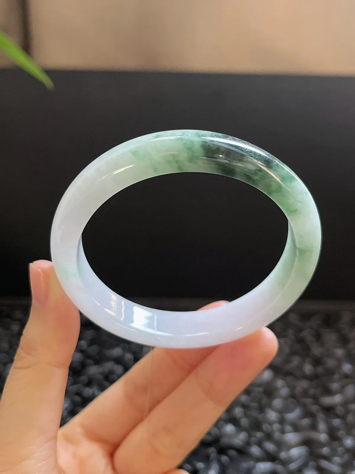 正圈54.6圈口，翡翠糯化种飘花手镯