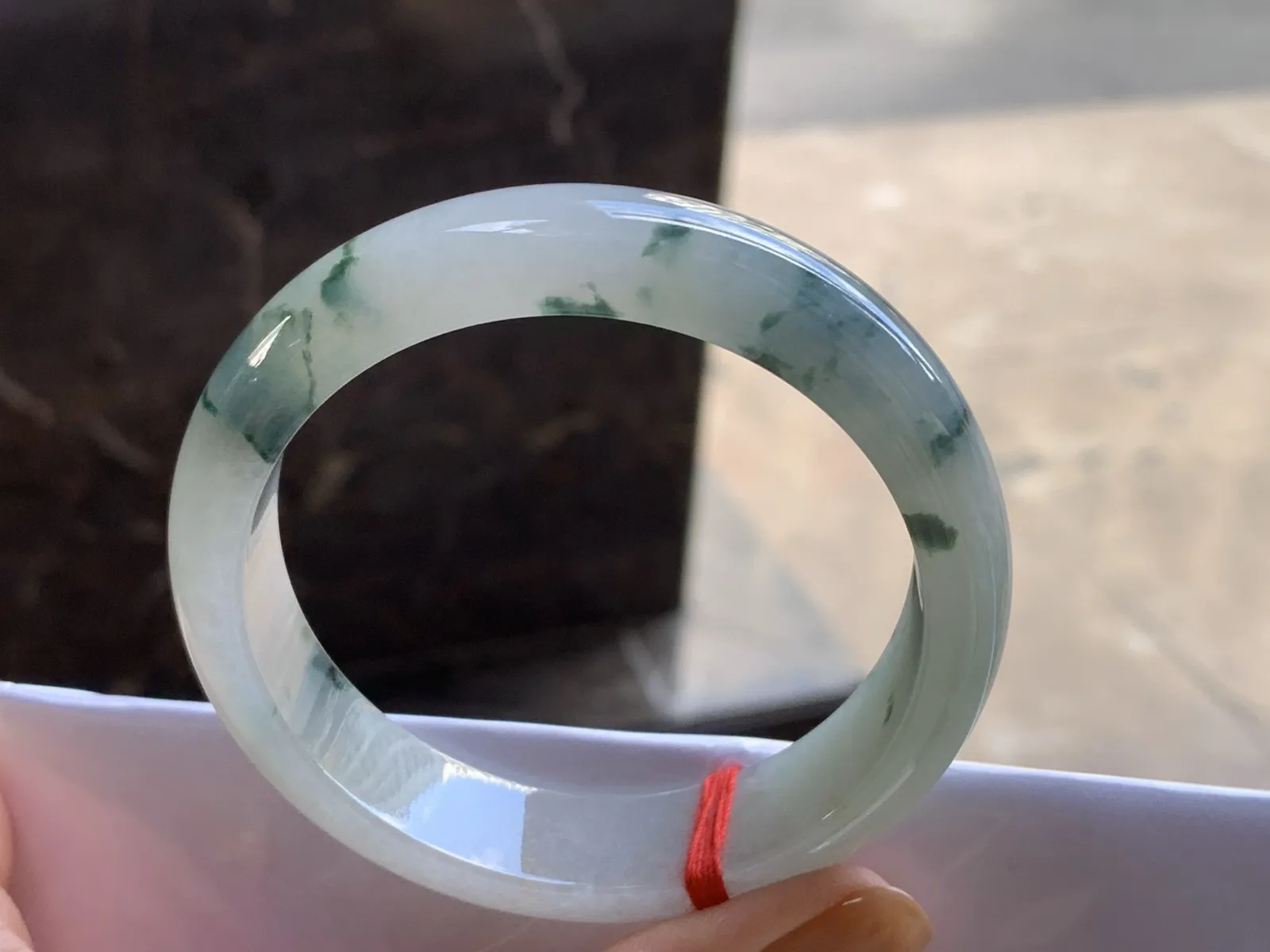 57.5-14.5-8.1

糯种飘花手镯^_^
细腻水润