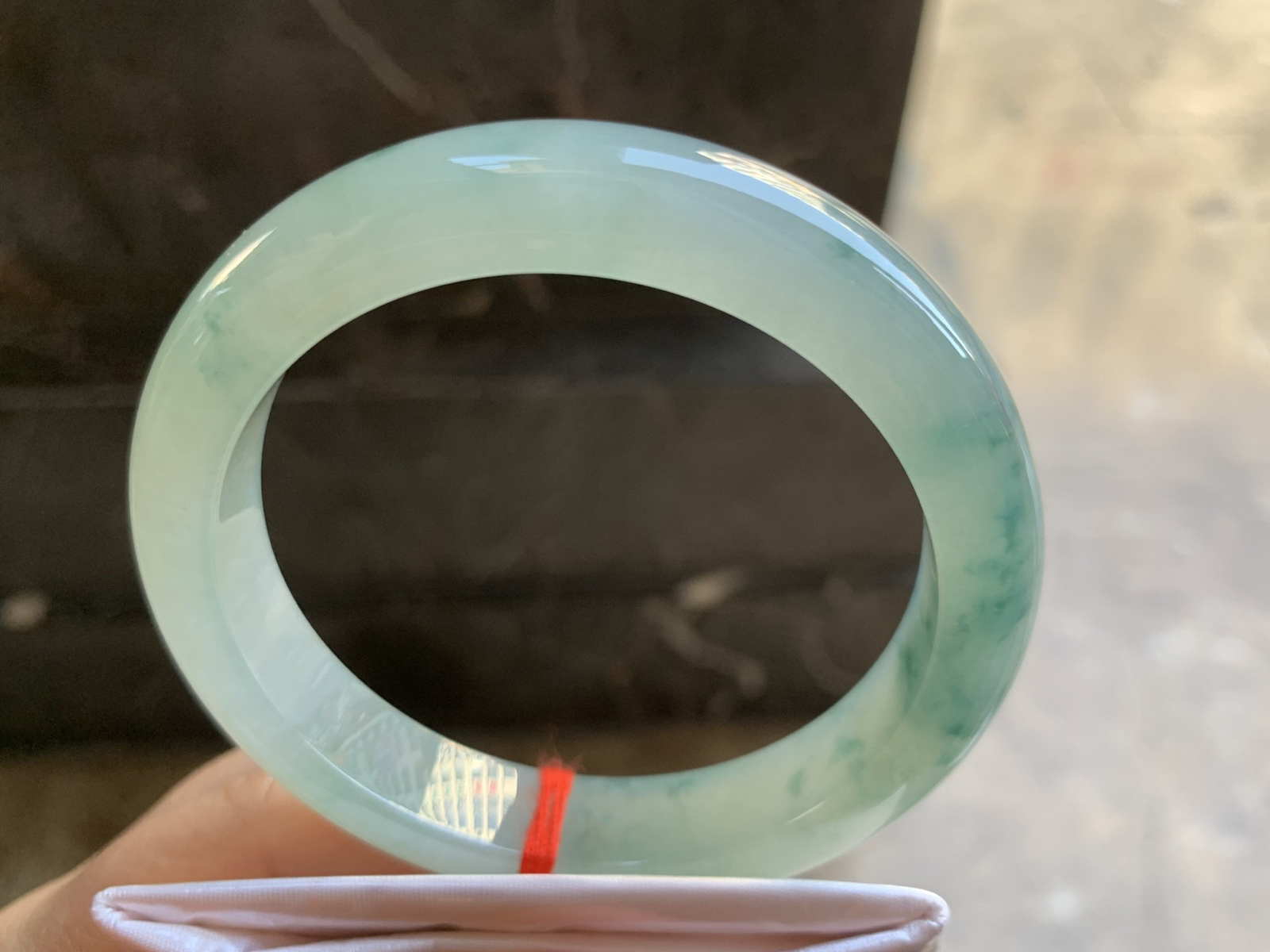 59-12.6-9mm
冰种飘花大圈口手镯 水润光泽 水润