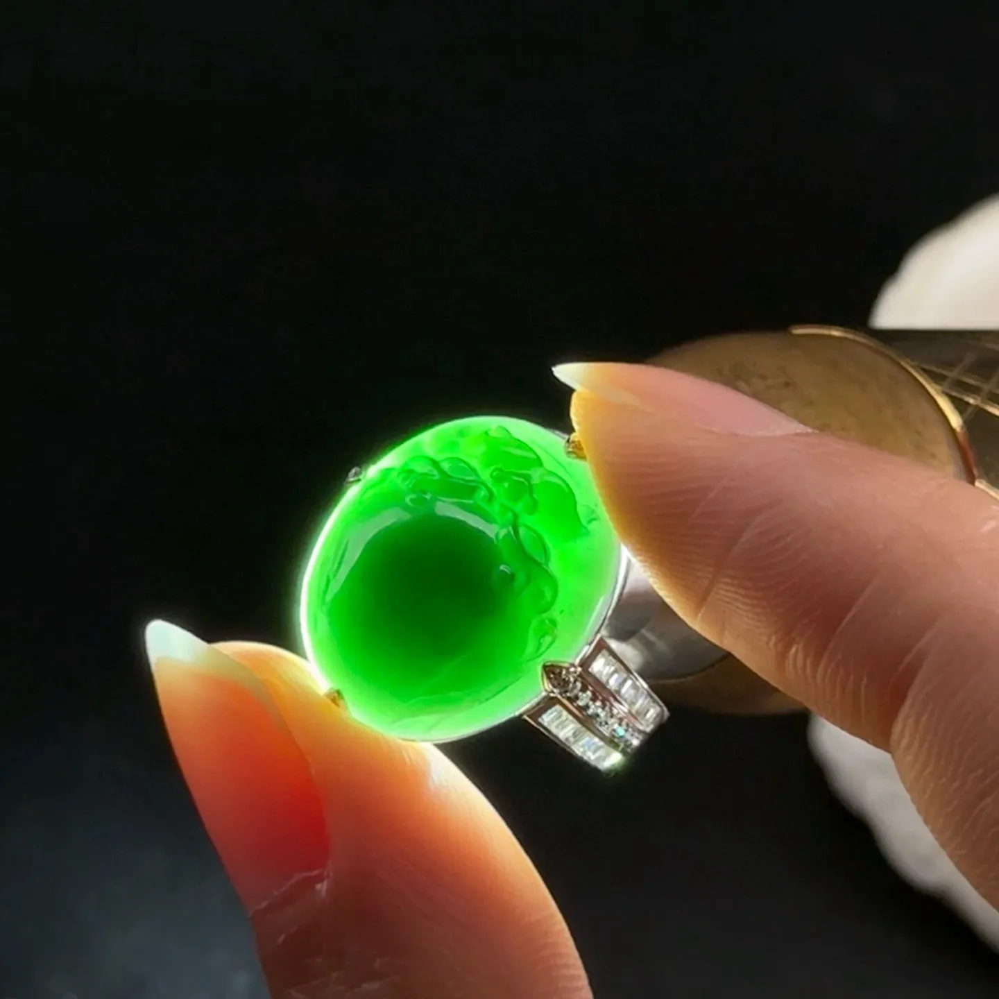 精品18k墨翠貔貅戒指 种好色正 黑度极好 打灯通透 油性十足 尺寸18.9