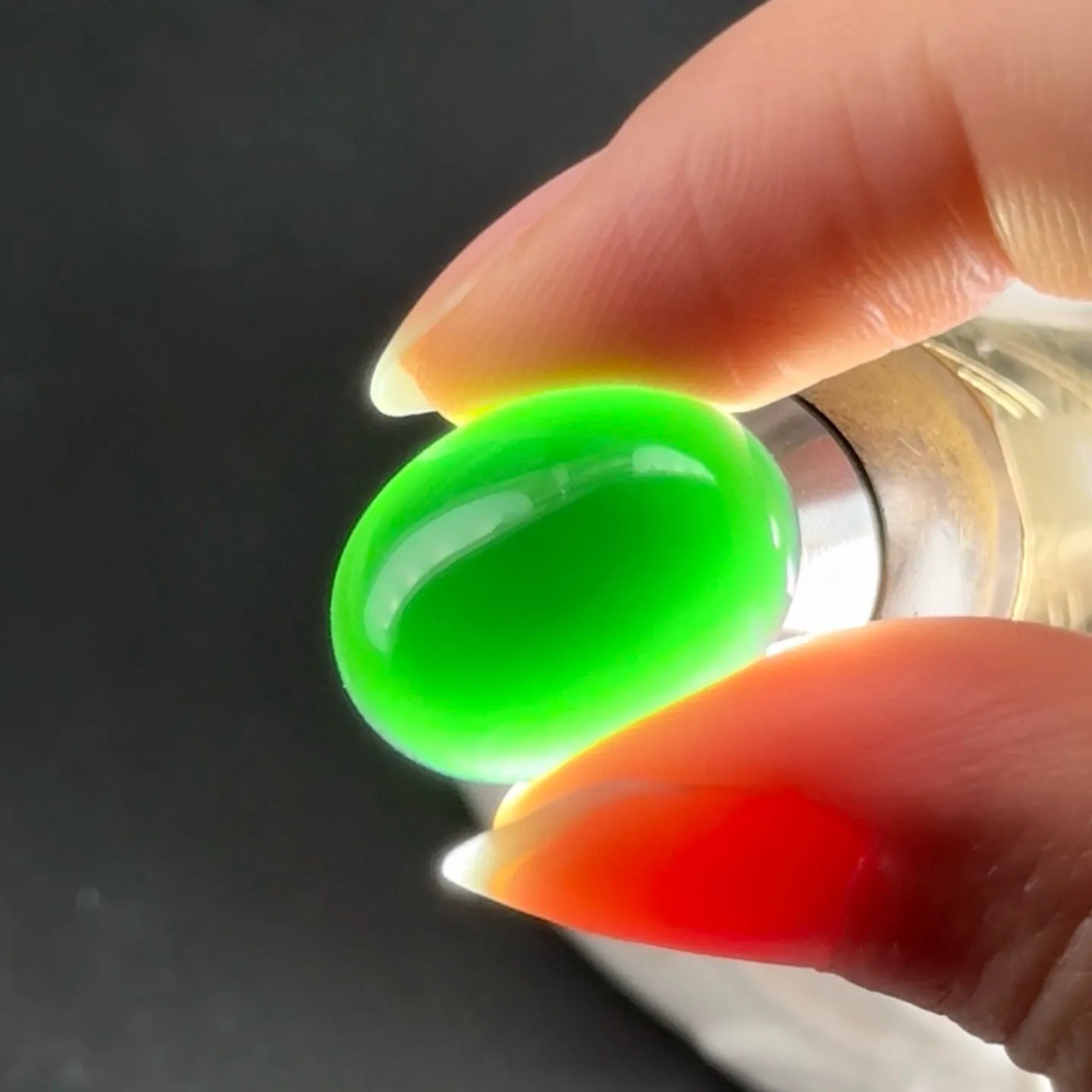 精品墨翠蛋面裸石 种好色正 黑度极好 打灯通透 油性十足 尺寸19.1