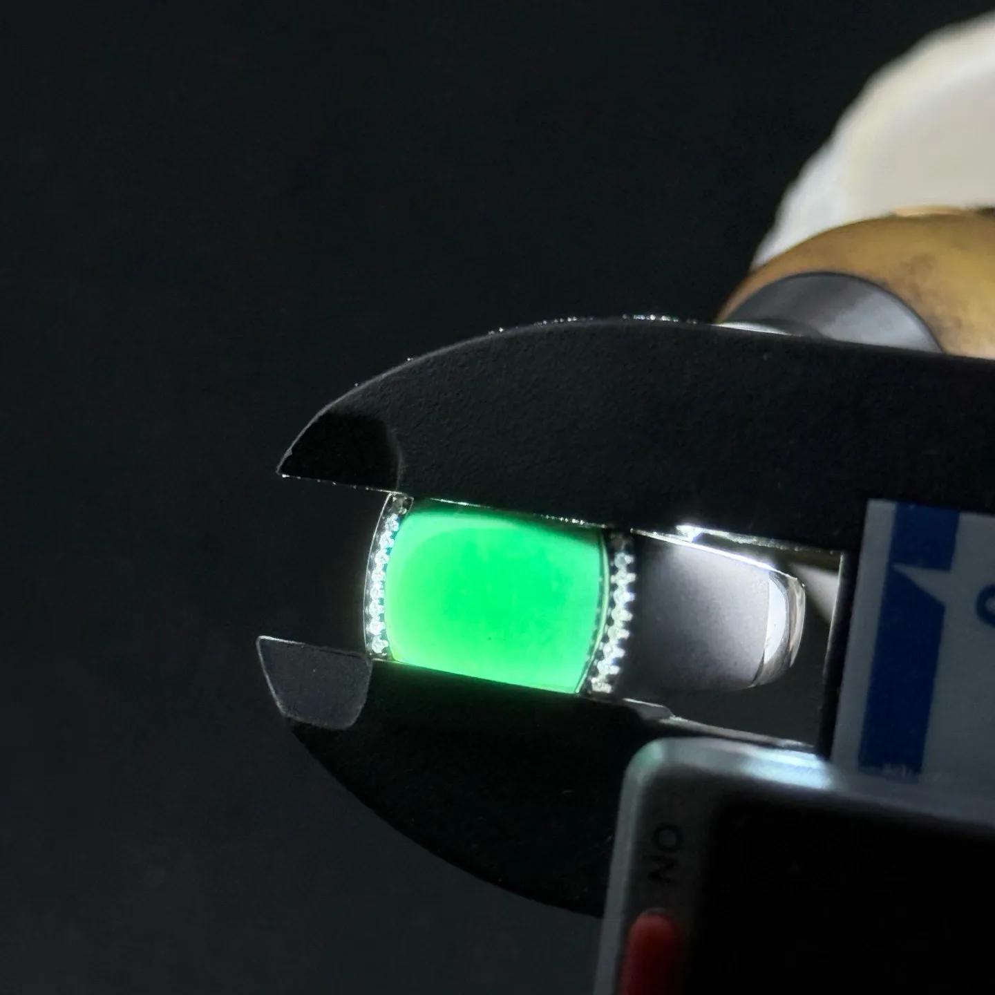 精品18k墨翠马鞍戒指 种好色正 黑度极好 打灯通透 油性十足 尺寸11.5