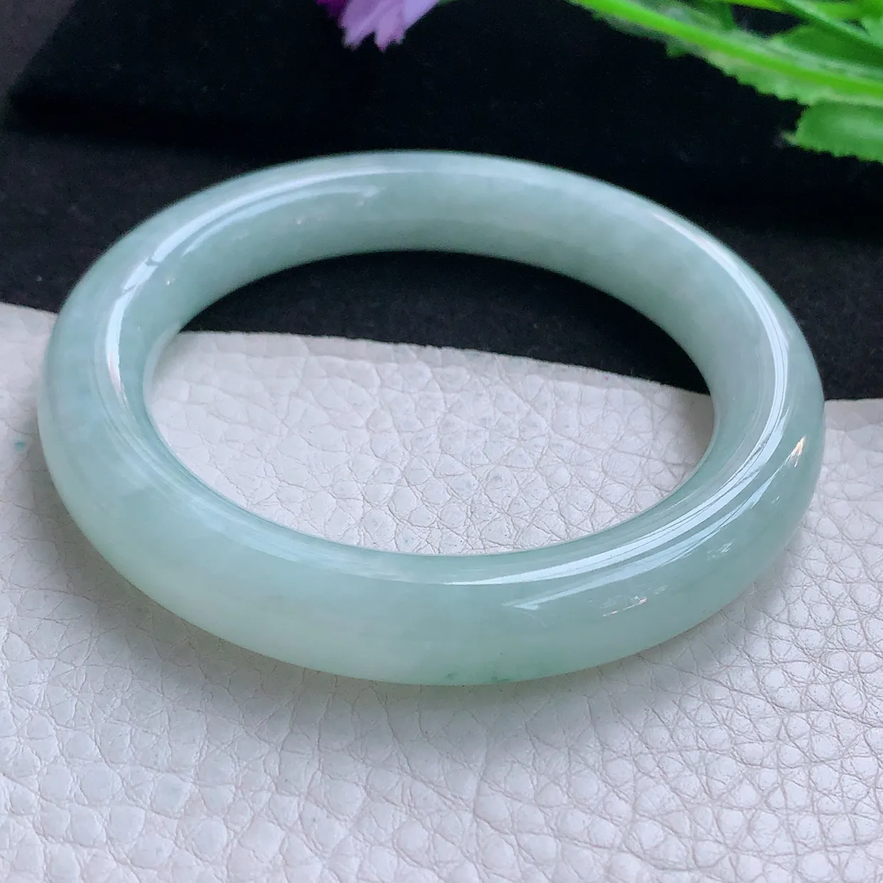 ee自然光56*11*10.7美人镯 缅甸翡翠A货玉手镯飘花水润圆条玉手环