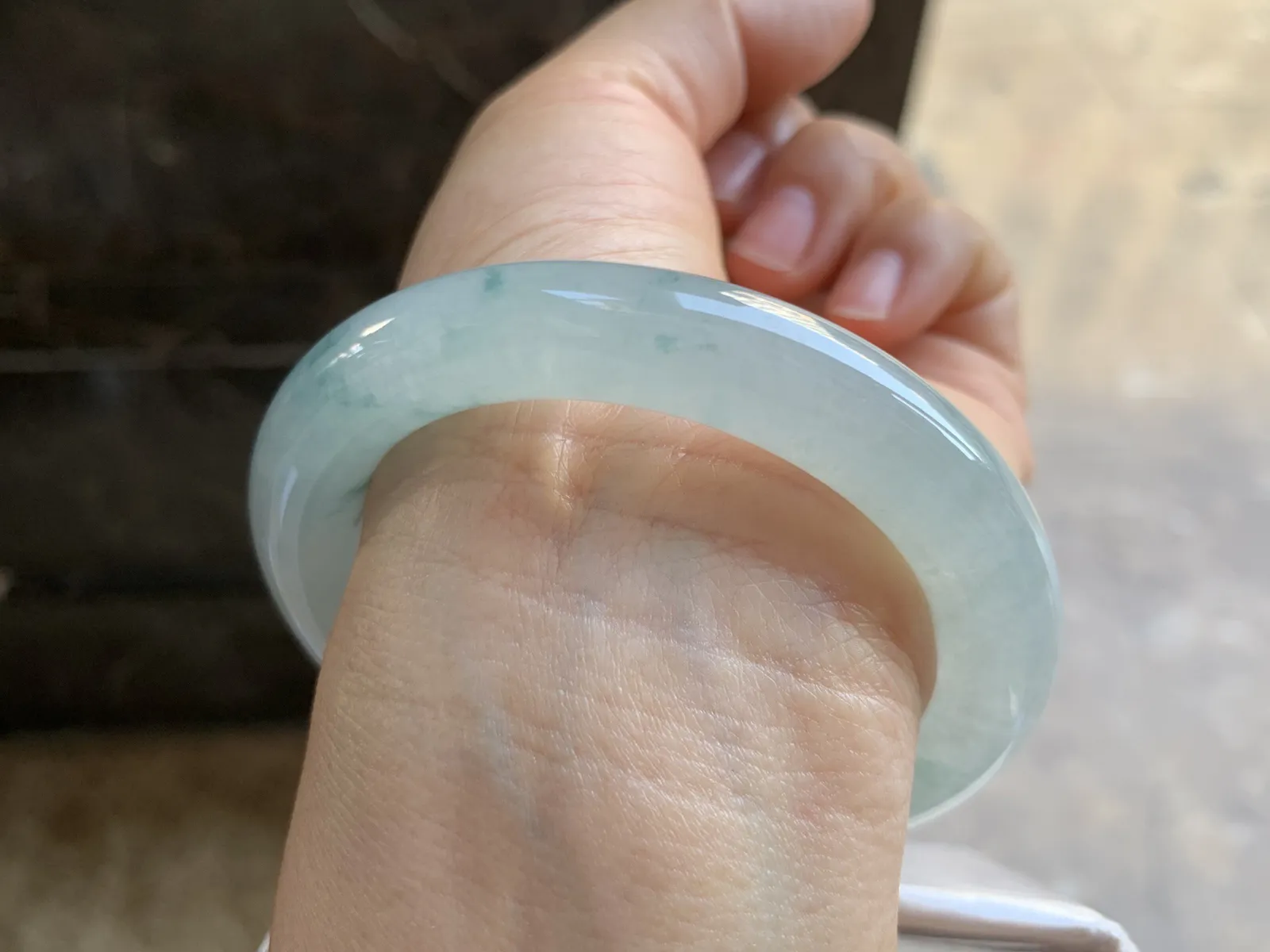 57.5-11mm
冰种飘花圆条手镯 水润冰透  清爽