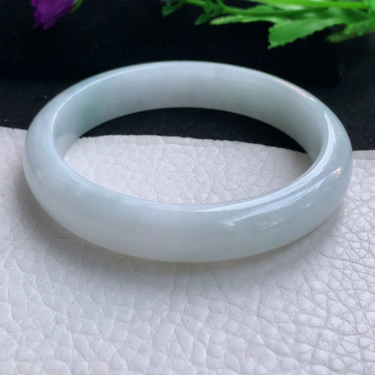 js自然光59*12.3*7.5平安镯 缅甸翡翠A货飘花玉手镯水润宽边玉手环