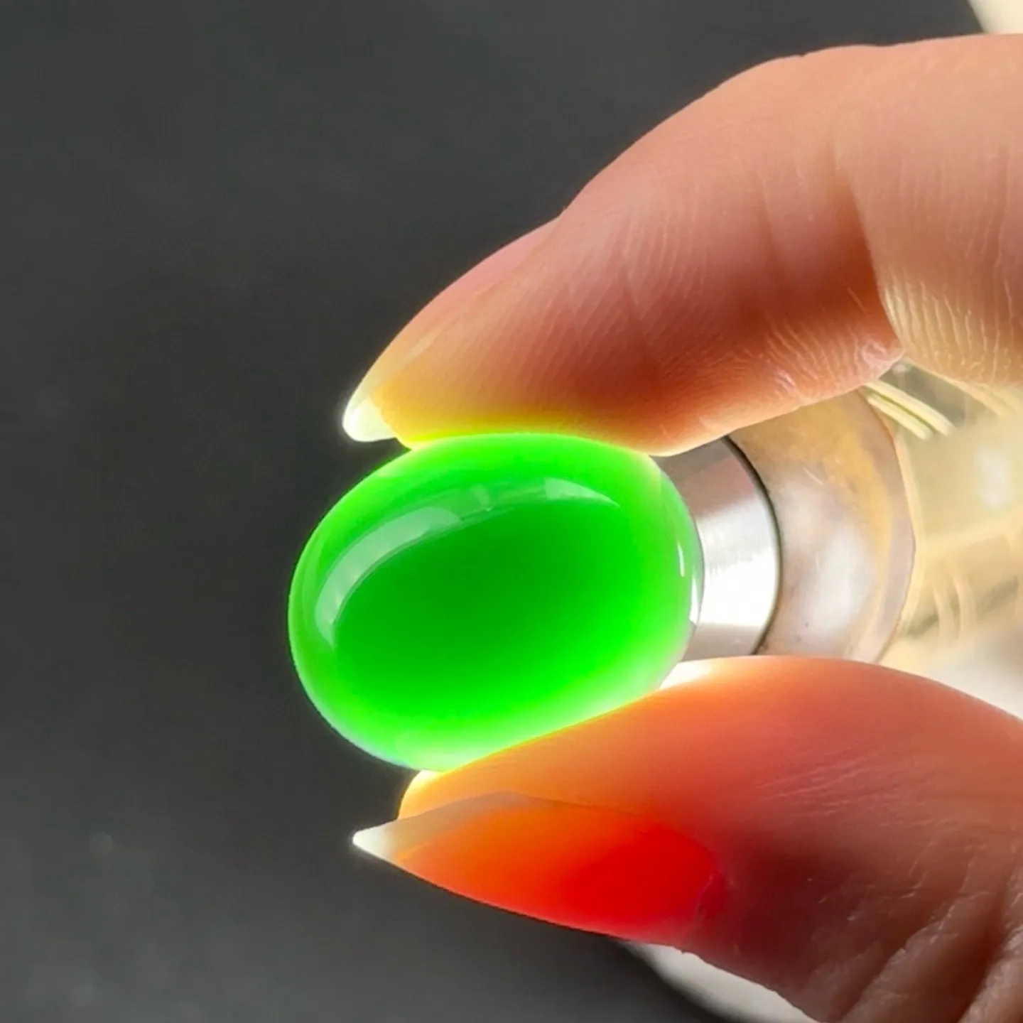 精品墨翠蛋面裸石 种好色正 黑度极好 打灯通透 油性十足 尺寸19.1