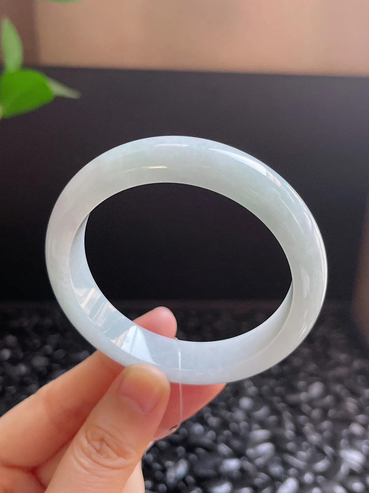 正圈54圈口，翡翠糯化种白色手镯