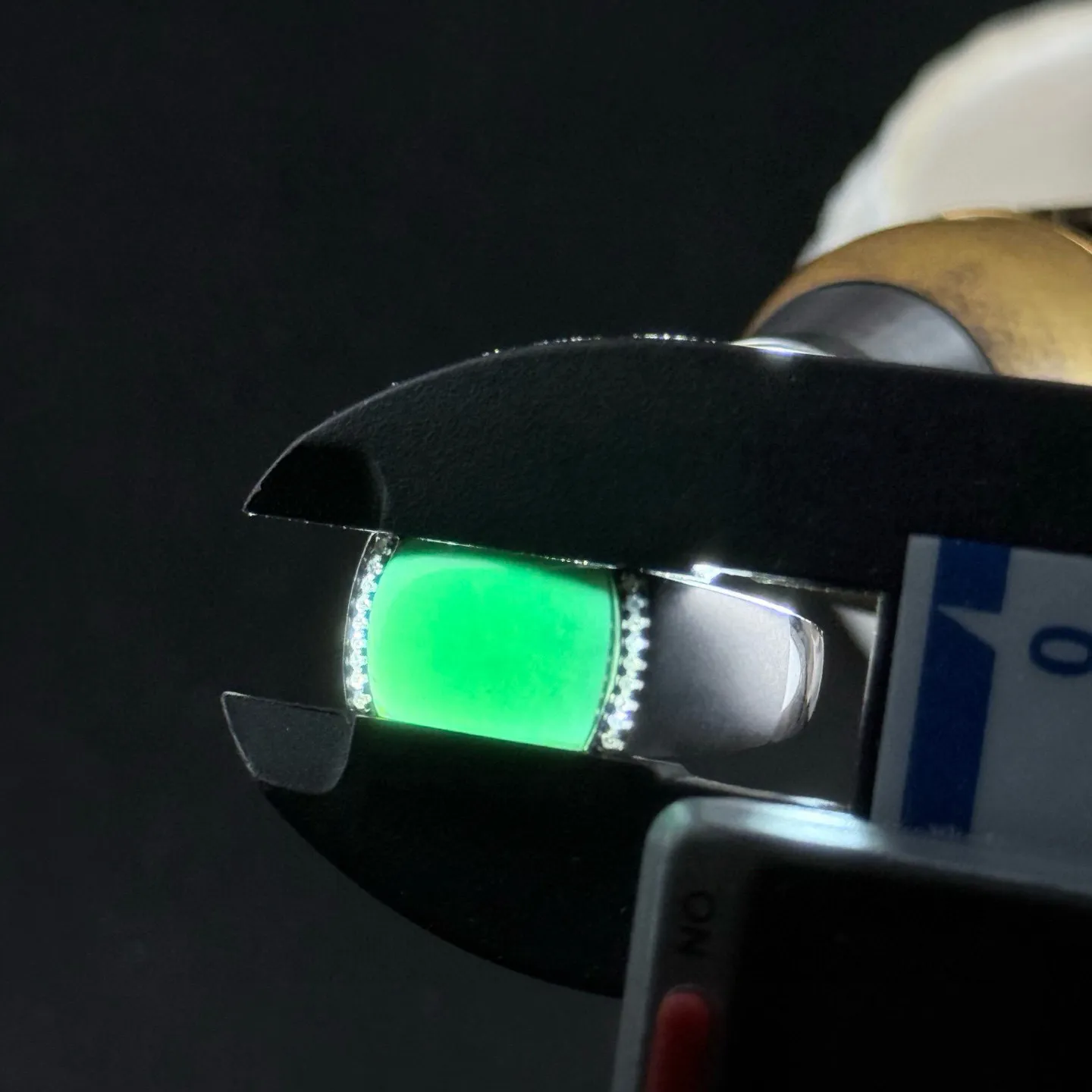 精品18k墨翠马鞍戒指 种好色正 黑度极好 打灯通透 油性十足 尺寸11.5