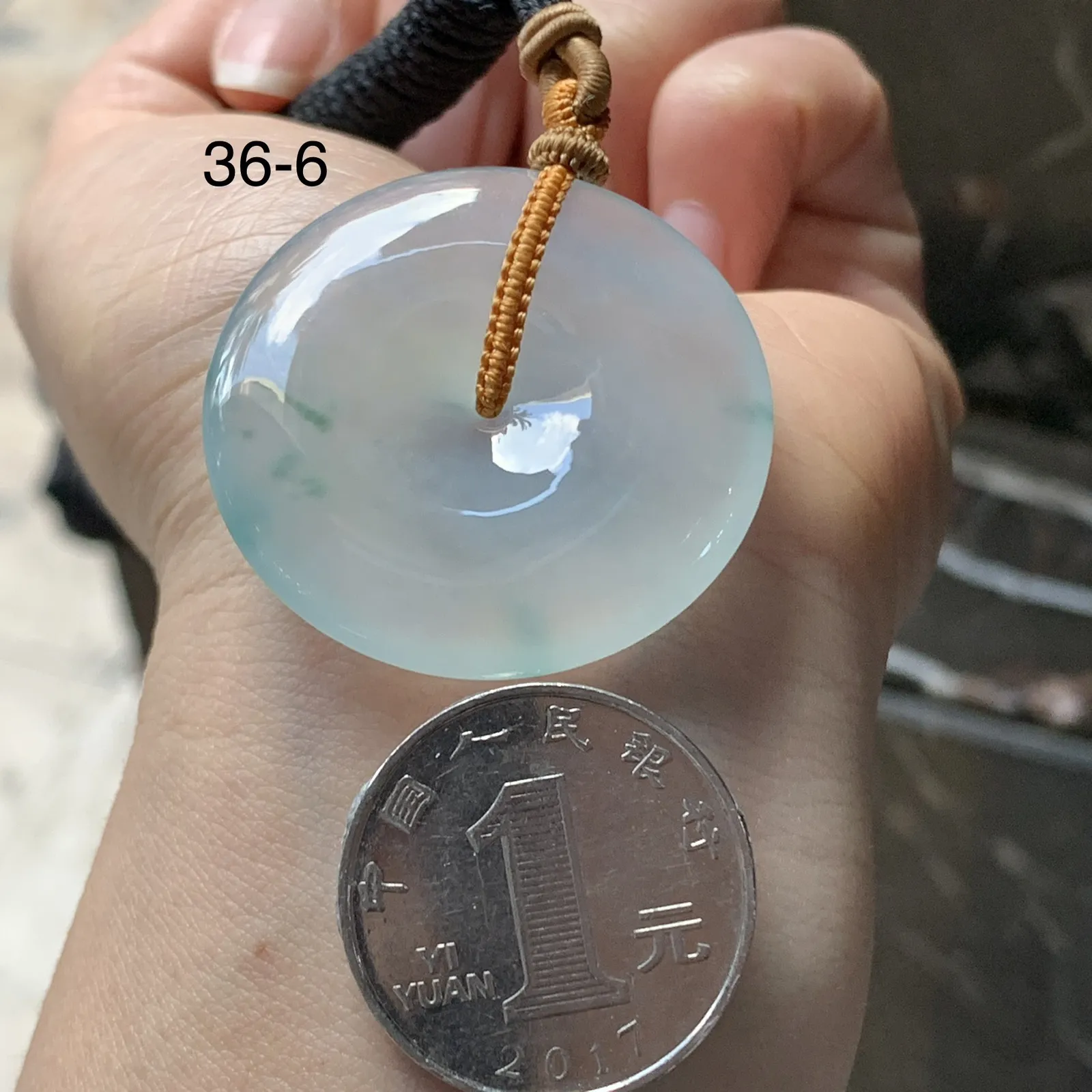 蓝花平安扣^_^玉质温润 细腻