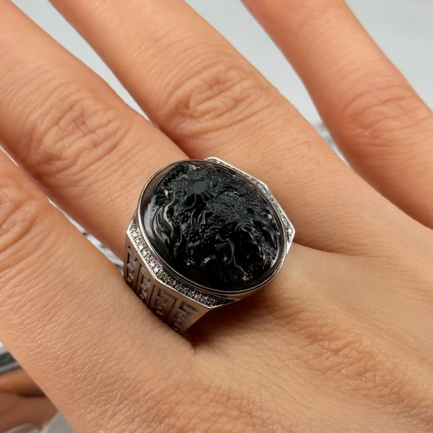 精品18k墨翠龙头男戒 种好色正 黑度极好 打灯通透 油性十足 尺寸20.1