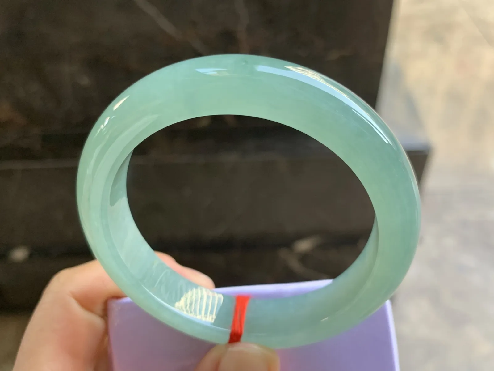 57-12.6-8.8mm
冰种晴水手镯 水润光泽 底色漂亮