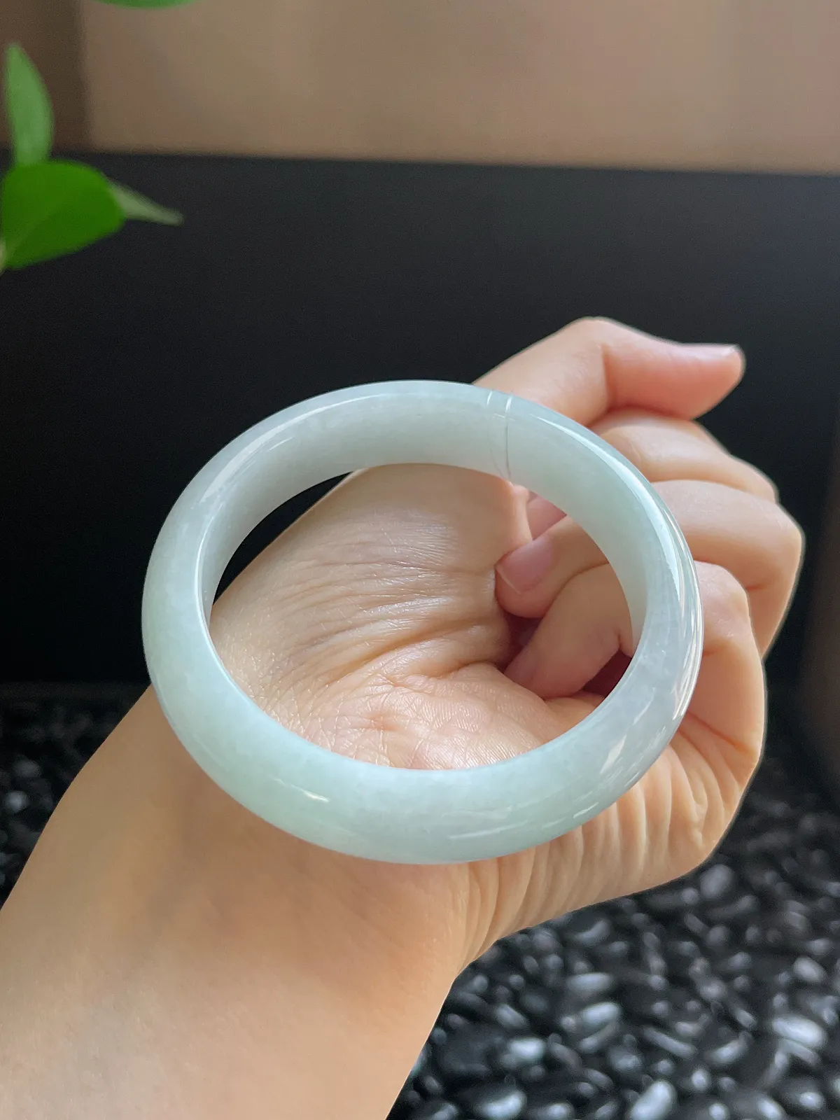 正圈54圈口，翡翠糯化种白色手镯